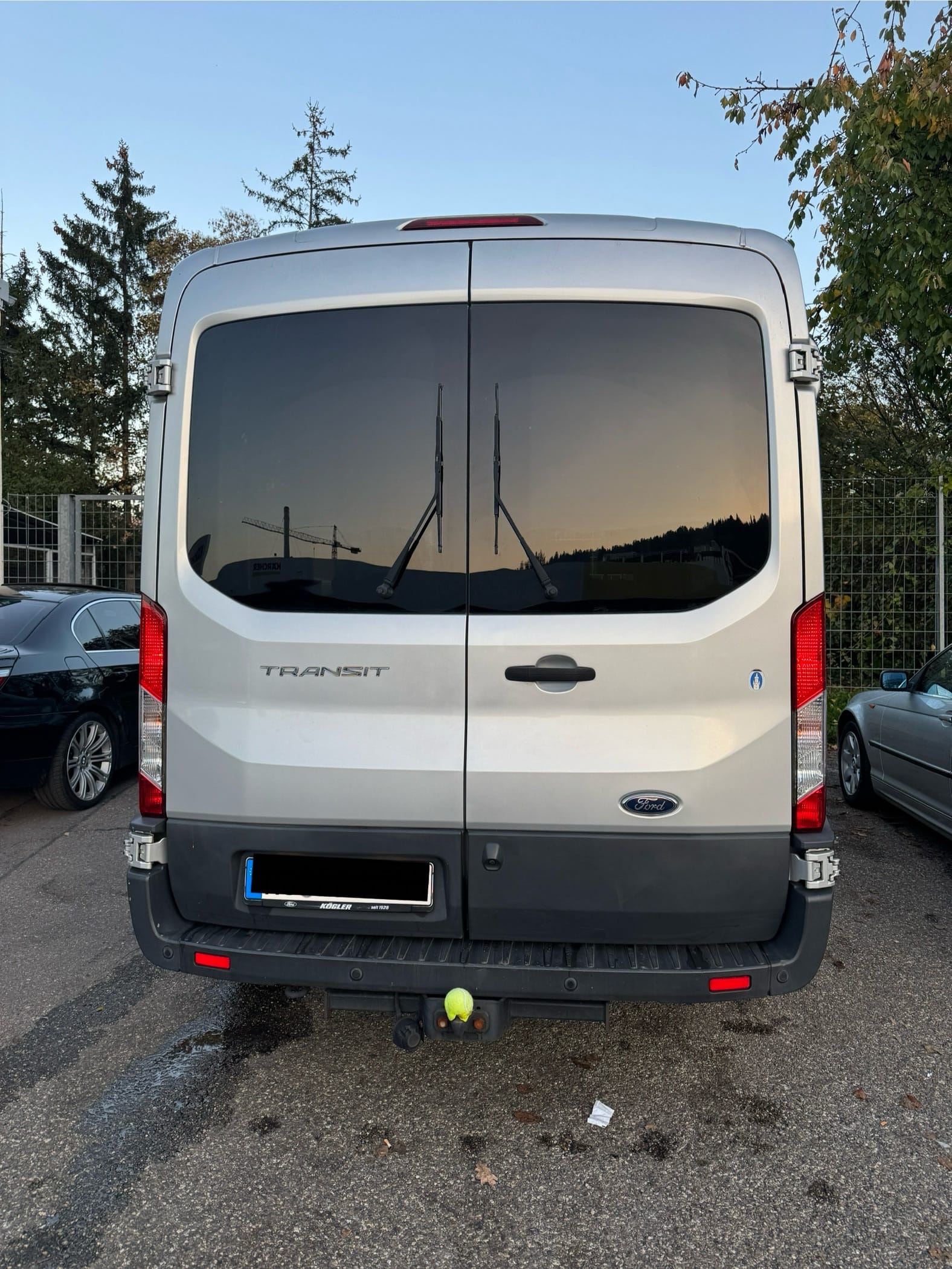 Ford Transit Kombi mit Anhängerkupplung