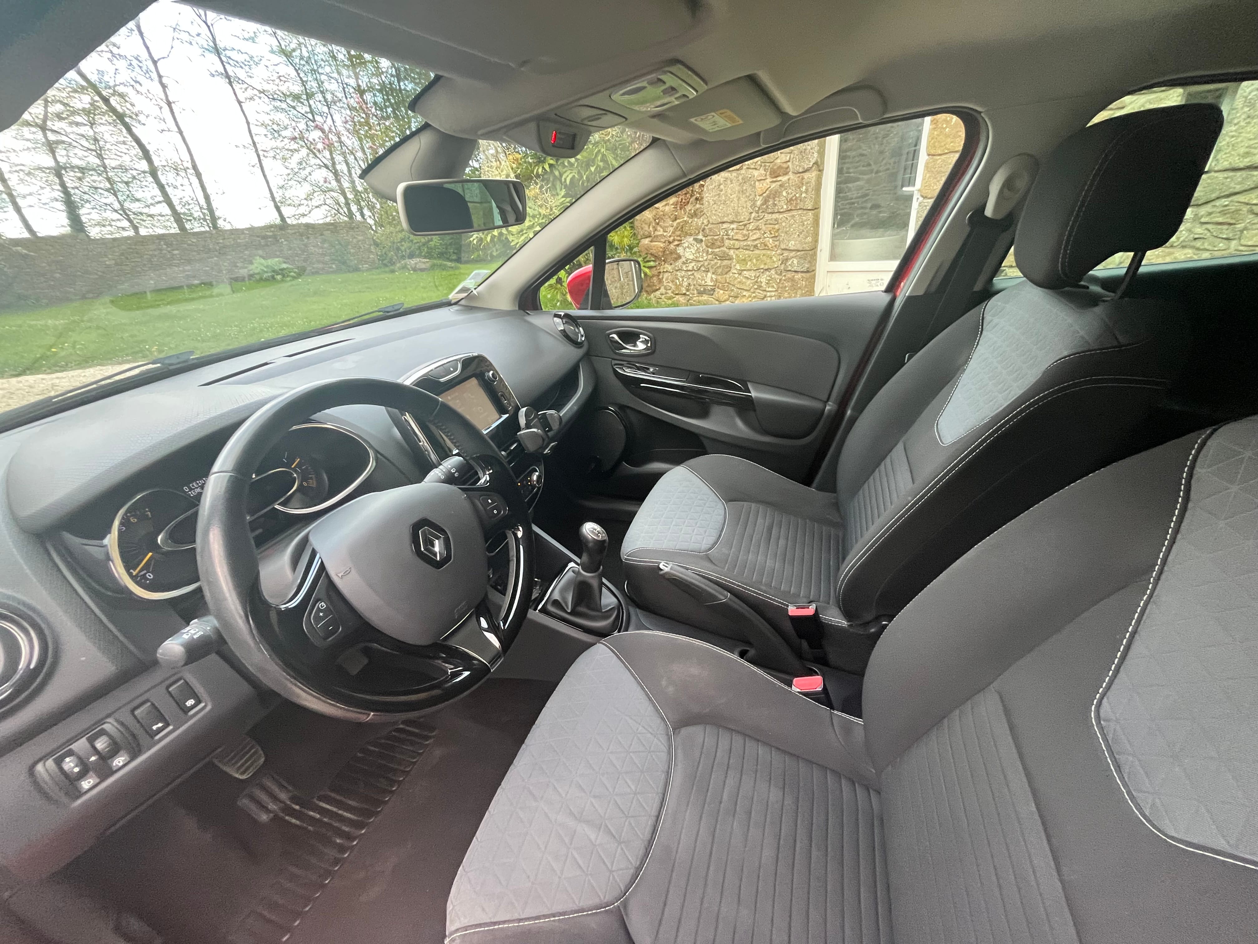 Renault Clio 0.9 tce avec GPS