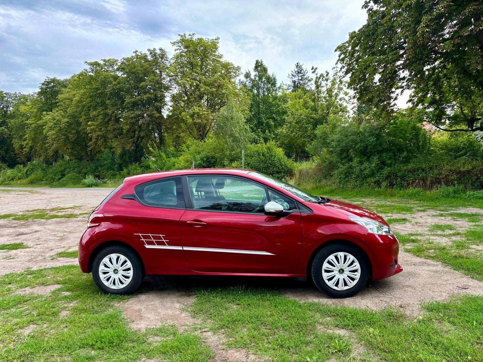 Peugeot 208 - Rot mit Klimaanlage
