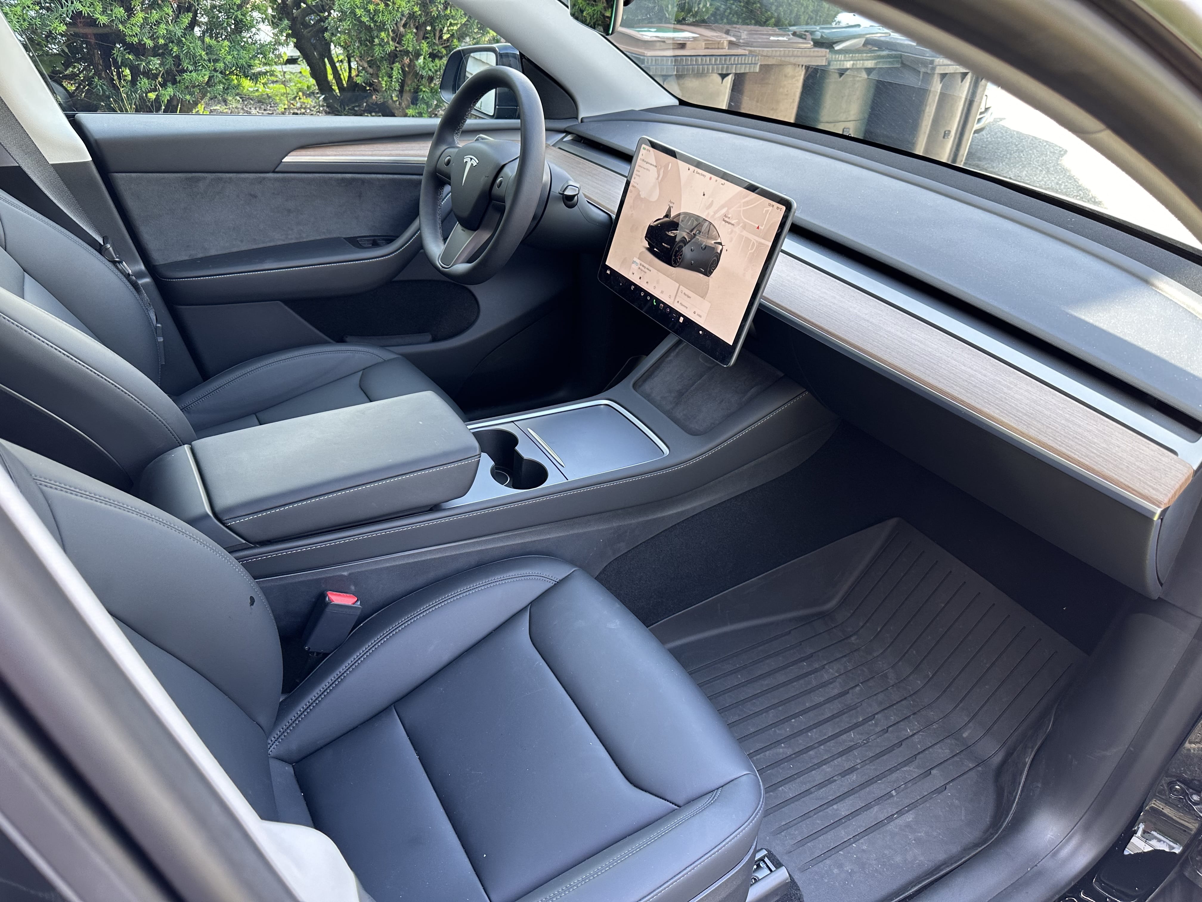 Tesla Model Y Performance med Cruisekontroll