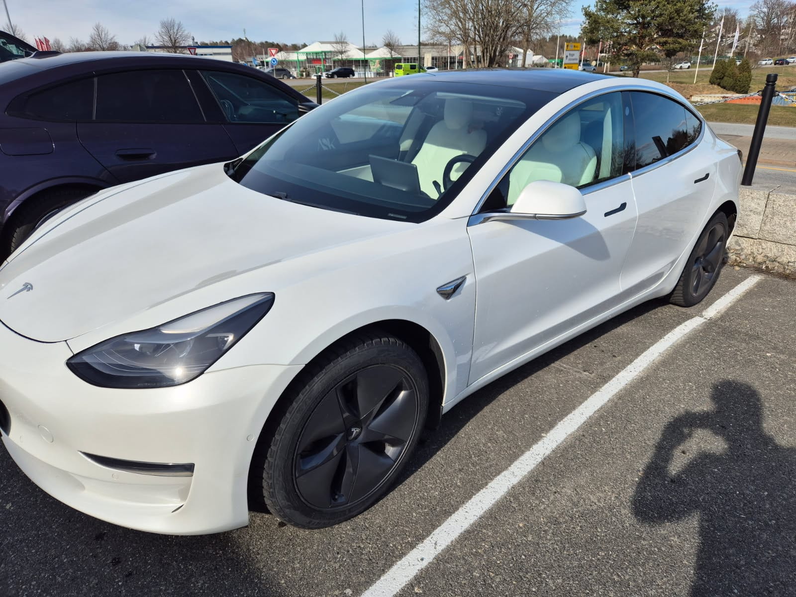 Tesla Model 3 Mid Range med Aircondition