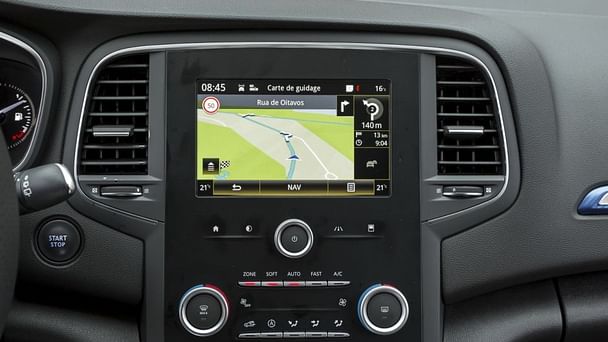 Renault Mégane IV Grand Confort : Parking de la Gare St Roch avec Porte-vélos