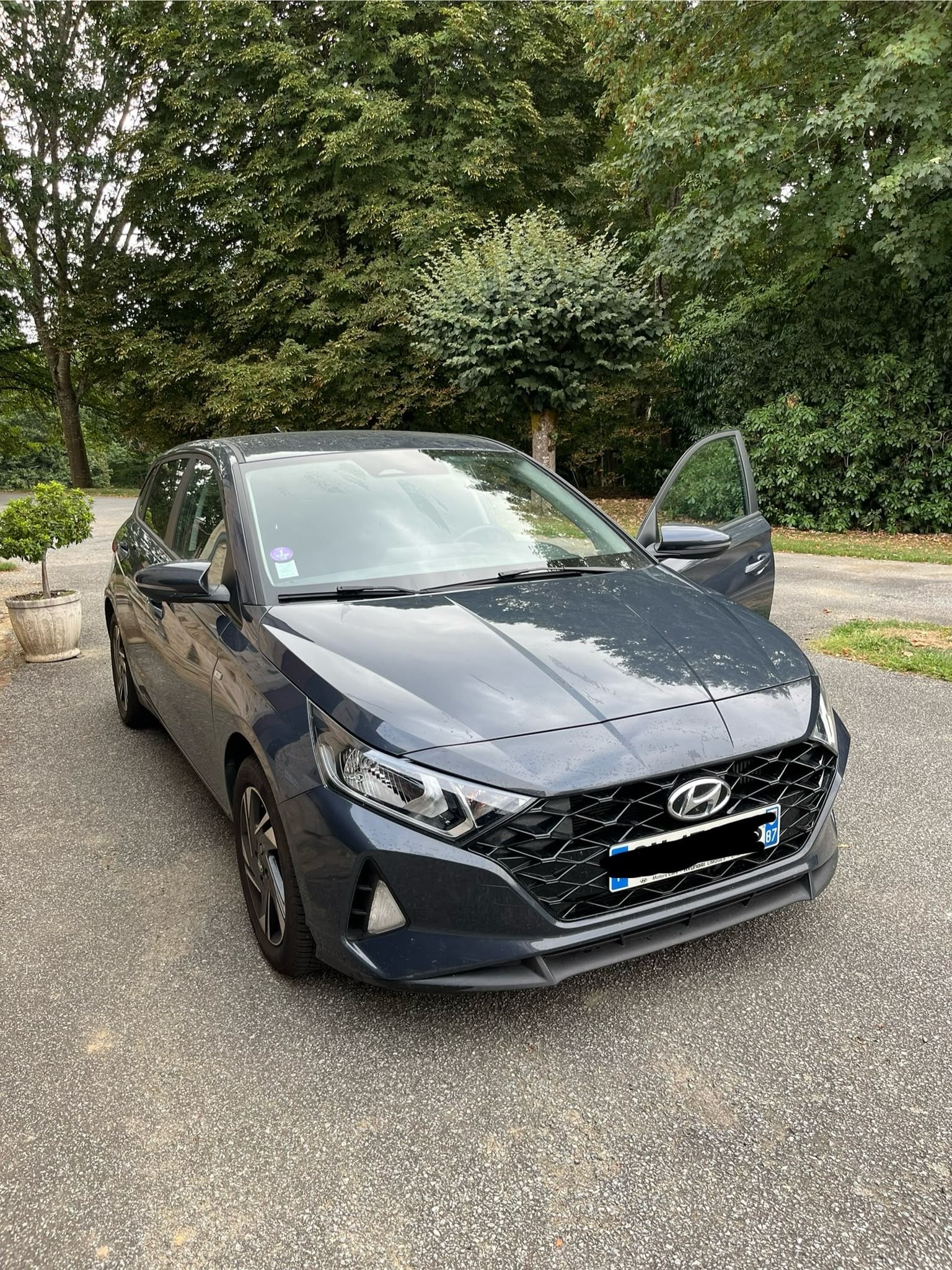 Hyundai i20, 2023, Essence 95 / Électrique (hybride), automatique