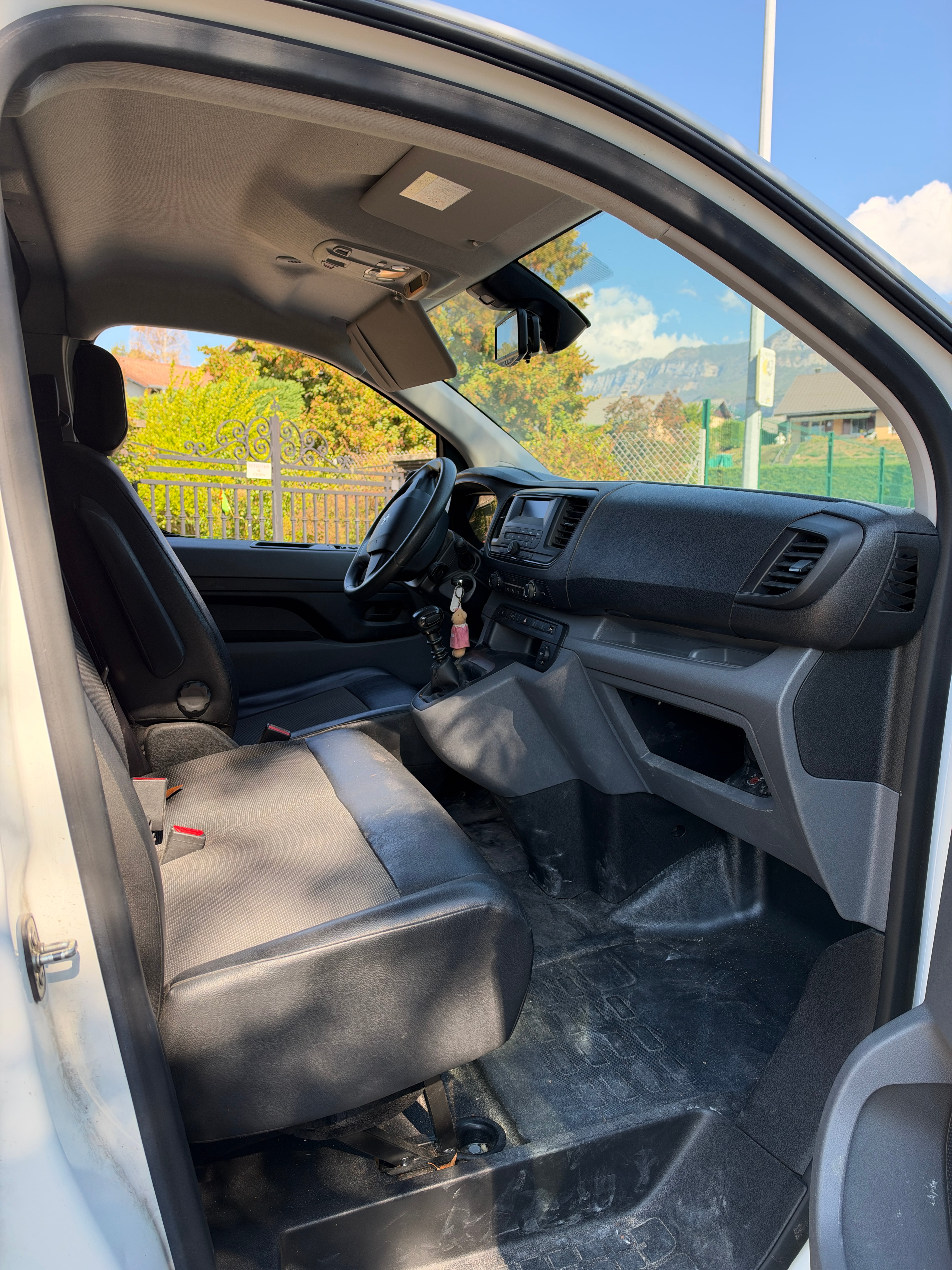 Peugeot Expert avec Autoradio