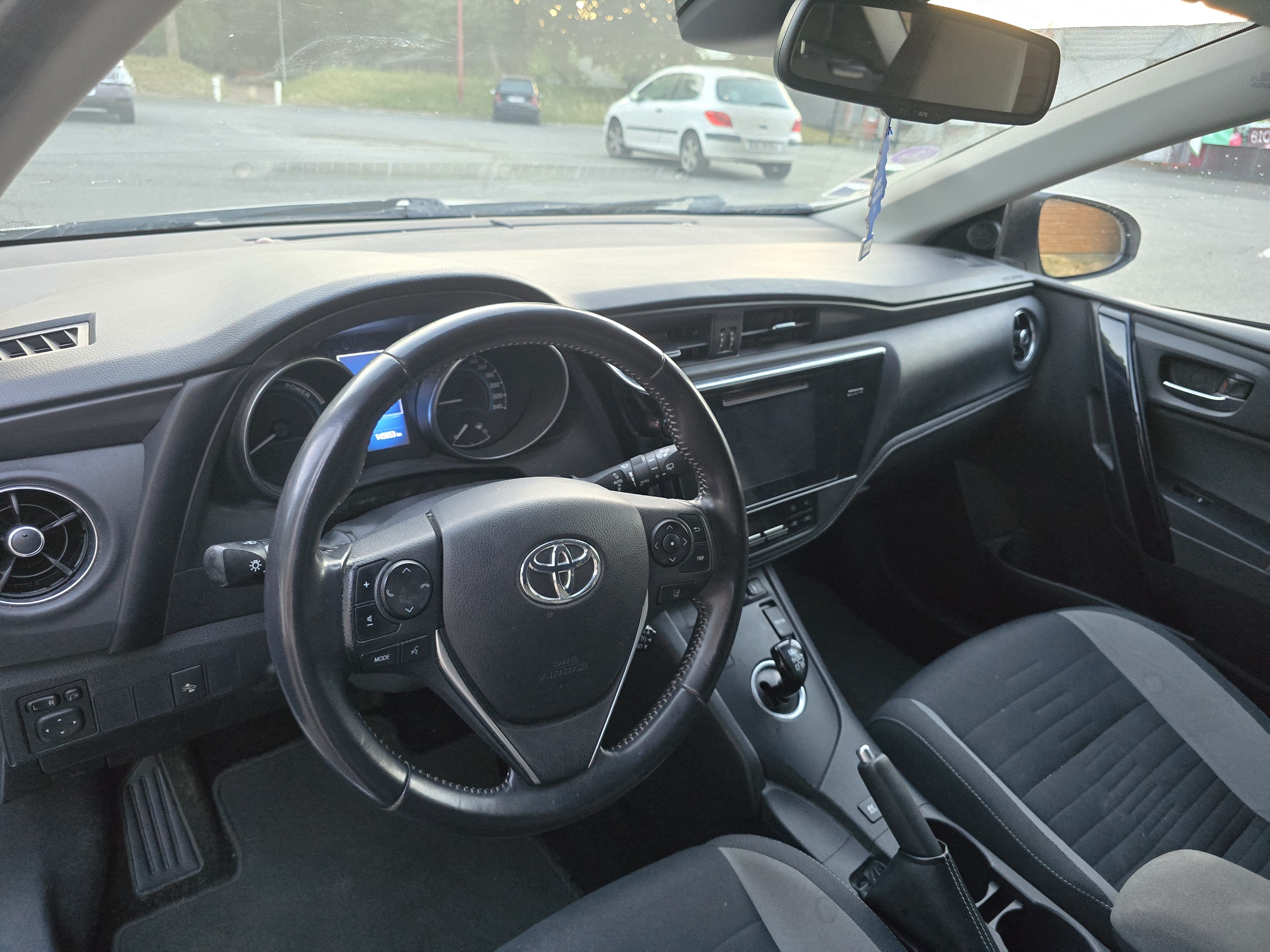 Toyota Auris avec GPS