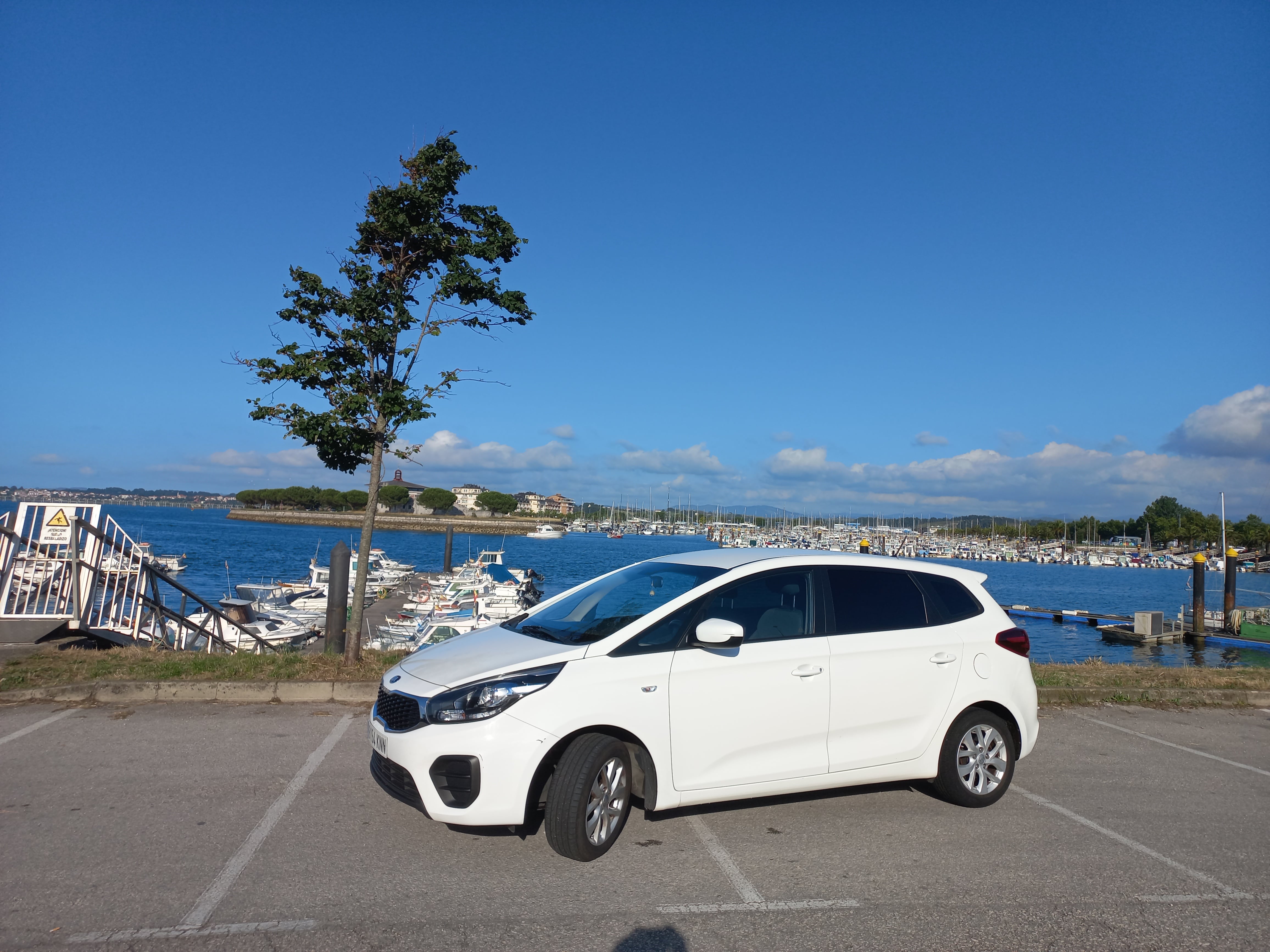 Kia Carens con Audio Bluetooth