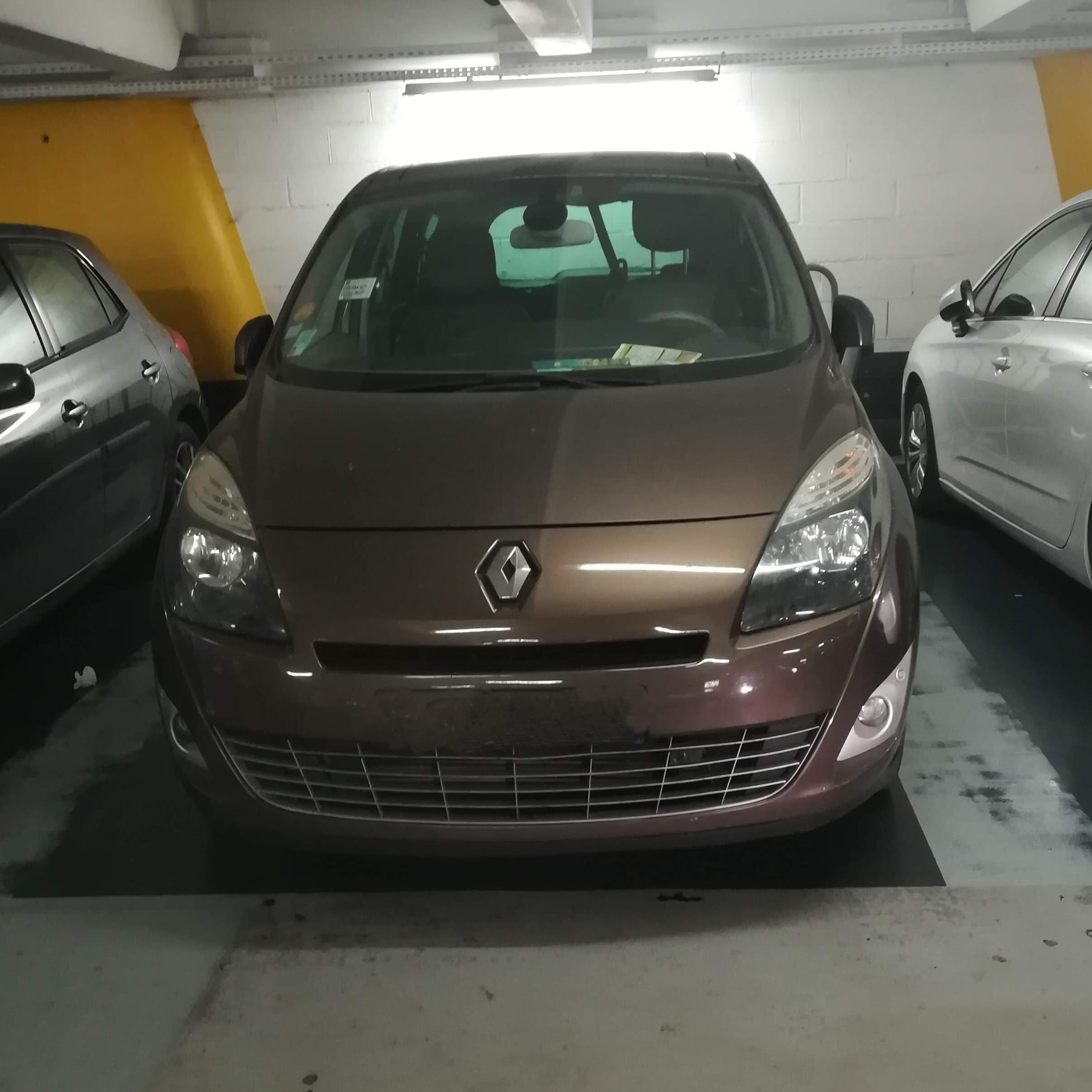 Renault Grand Scenic avec GPS