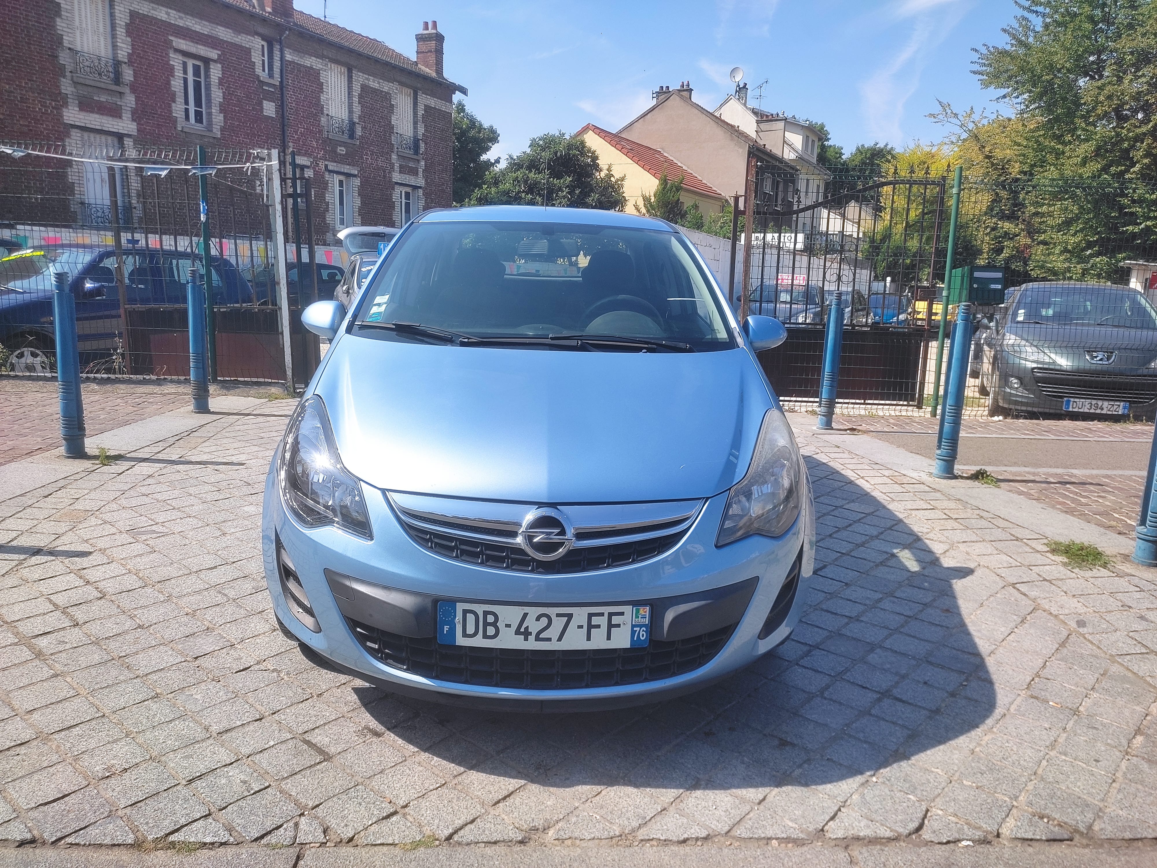 Opel Corsa avec Entrée audio / iPod
