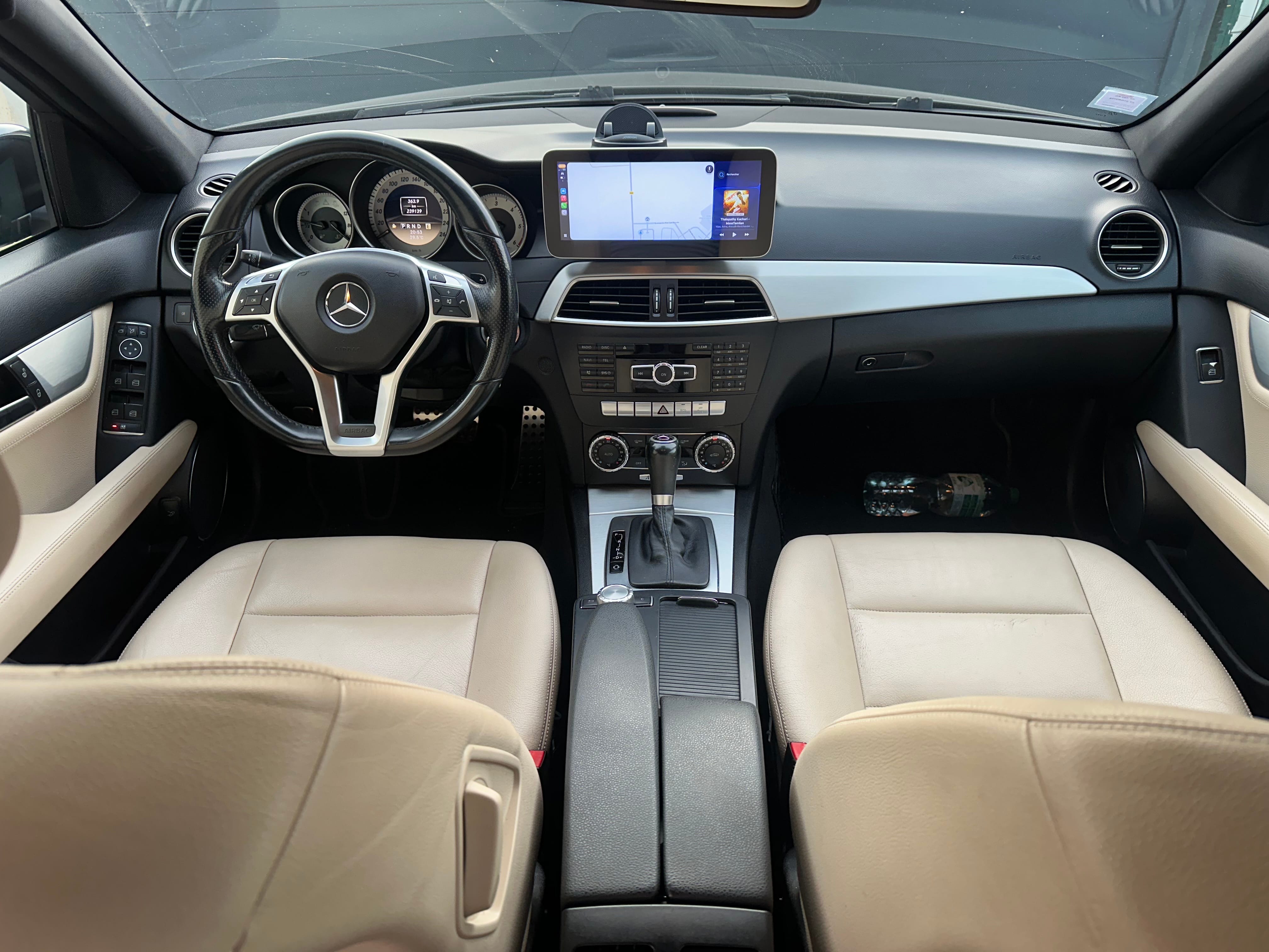 Mercedes-Benz Classe C avec GPS