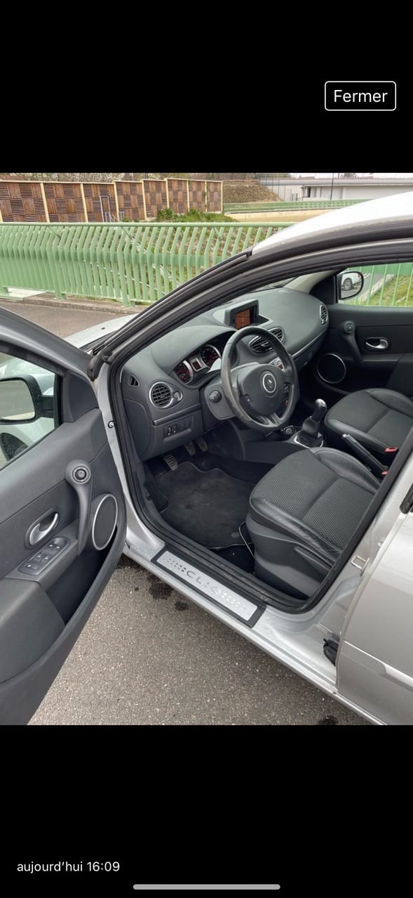 Renault Clio avec GPS