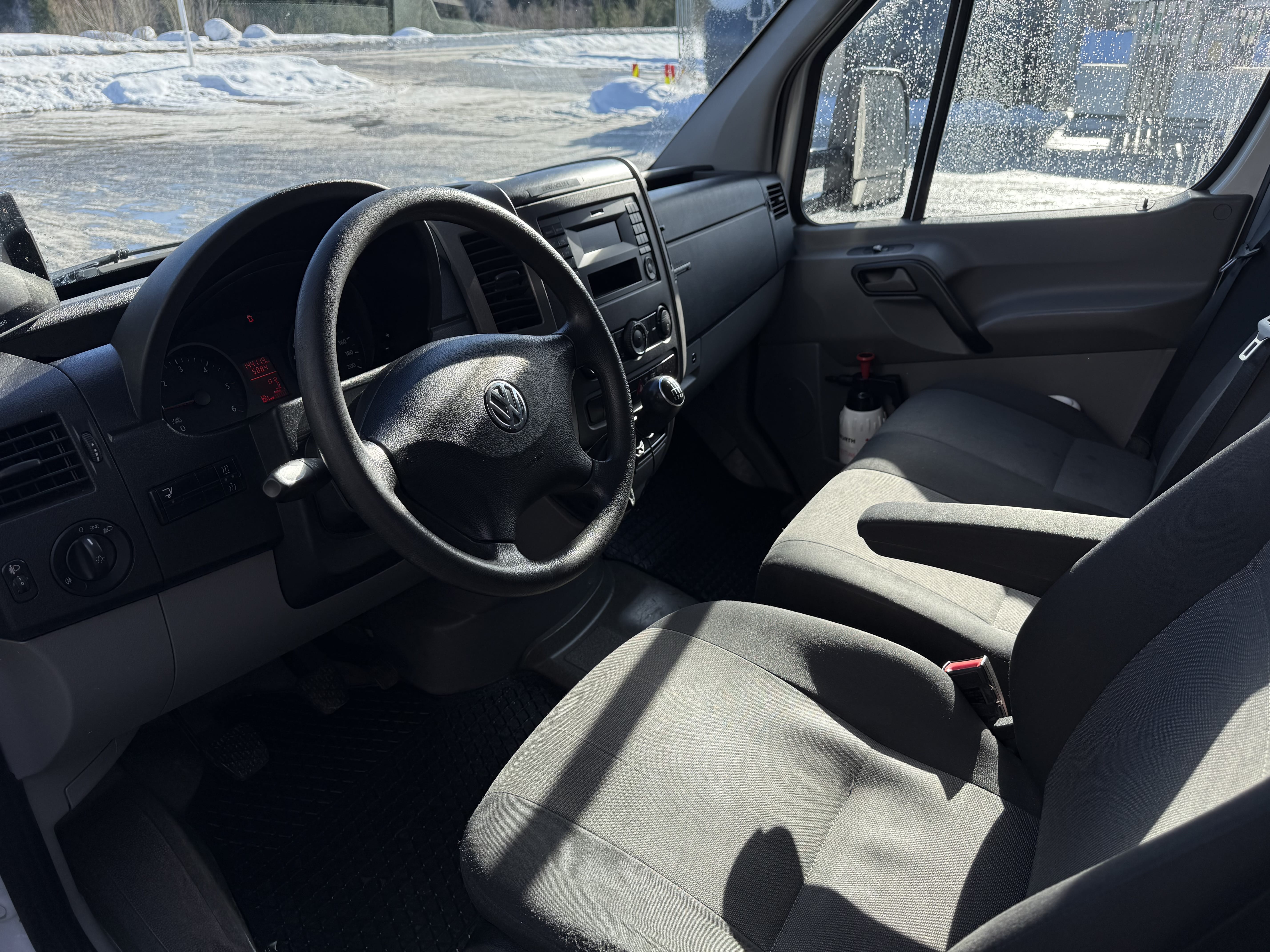 Volkswagen Crafter Skapbil med Bilradio