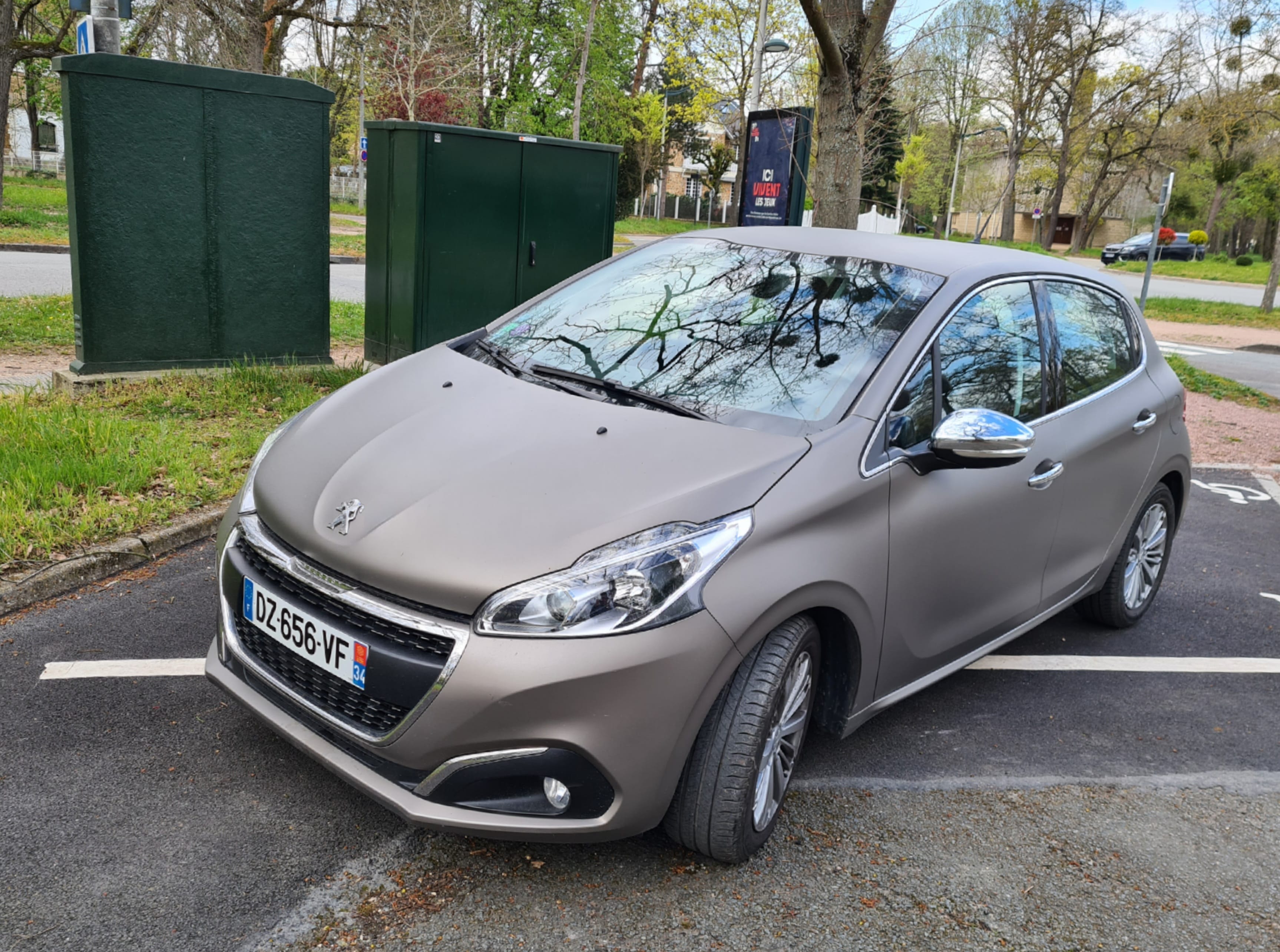 Peugeot 208, 2016, Essence 95, automatique
