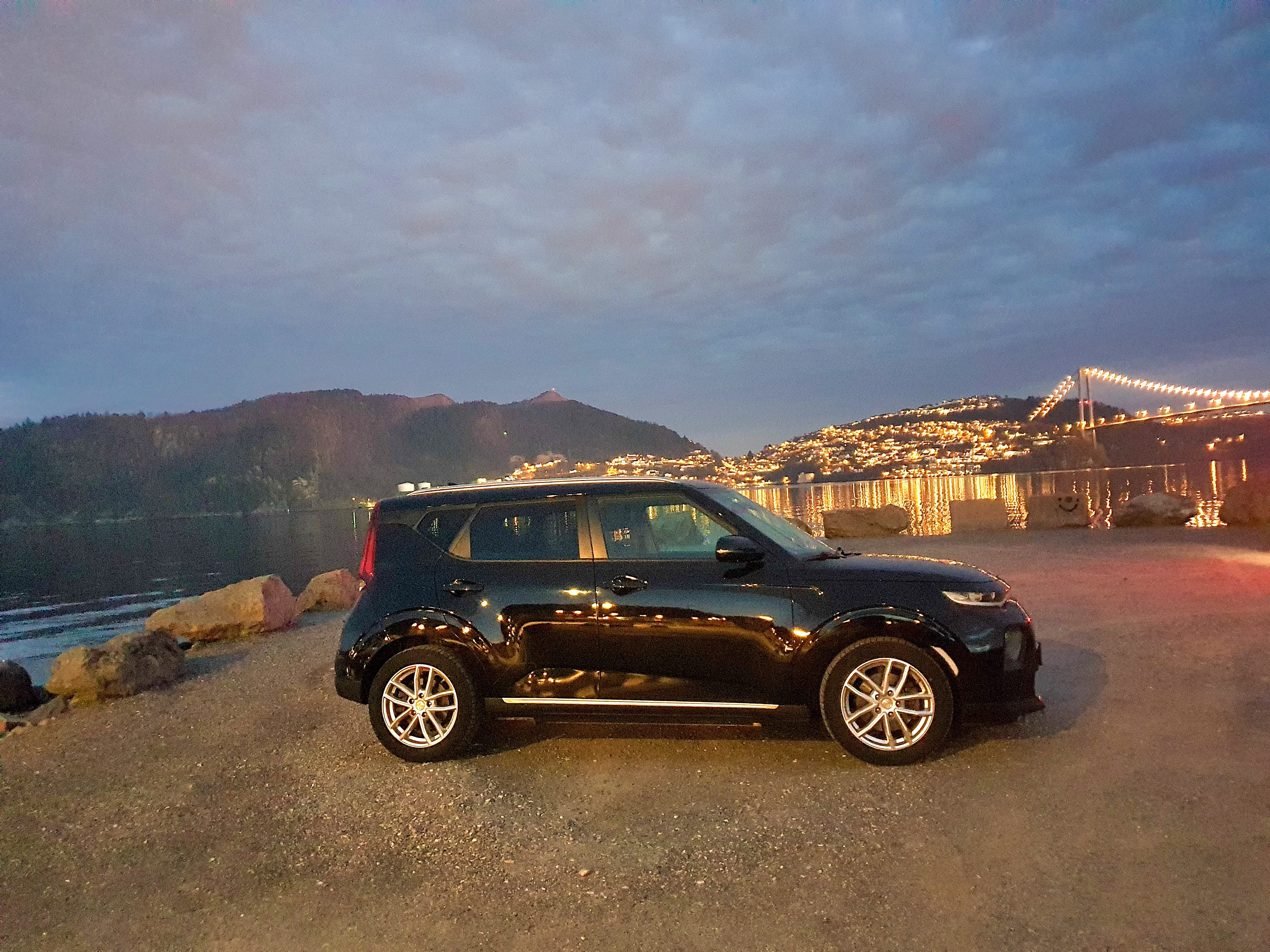 Kia E-Soul Exclusive m/soltak 64 kWh med Aircondition