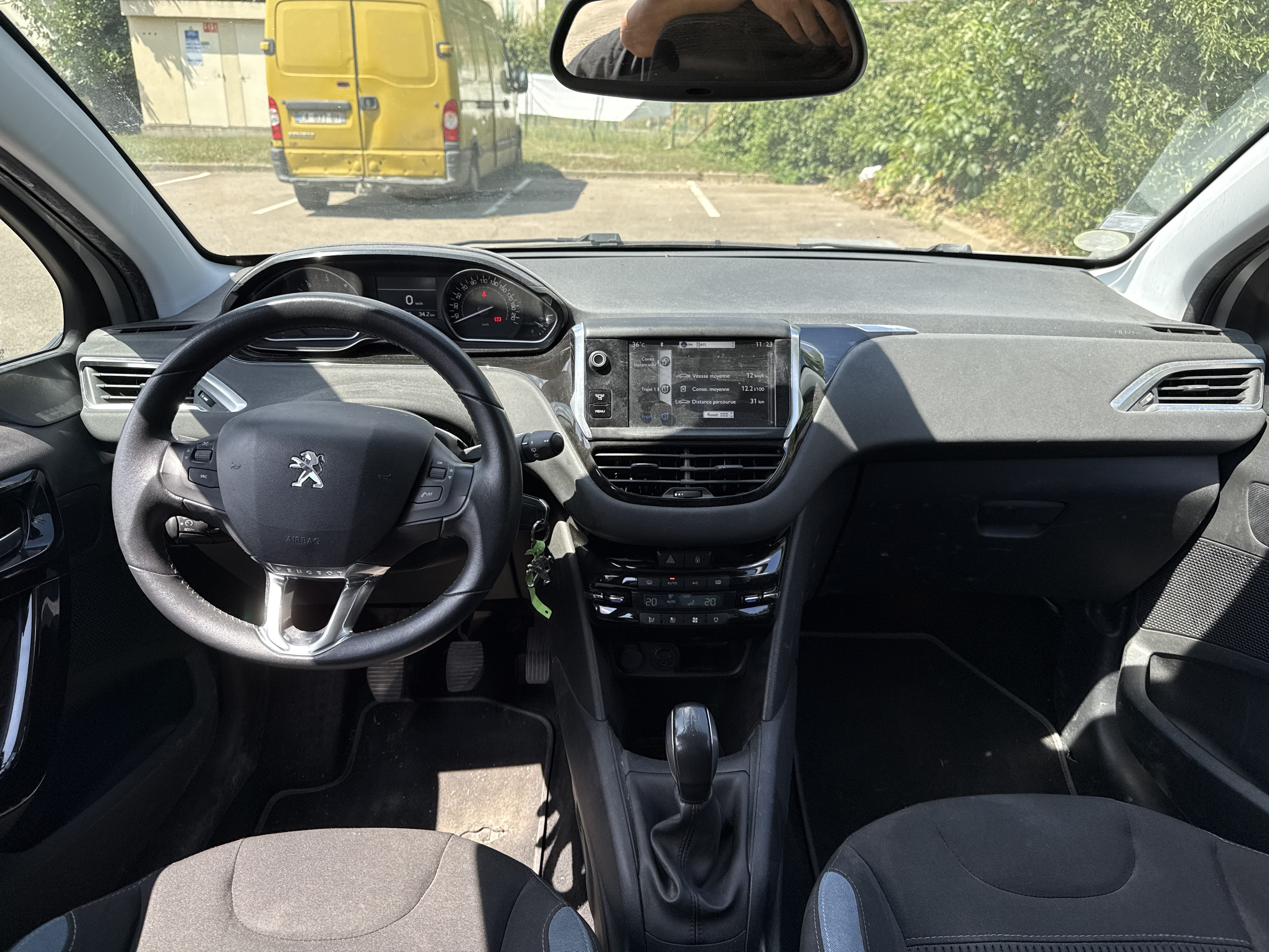 Peugeot 208 avec GPS