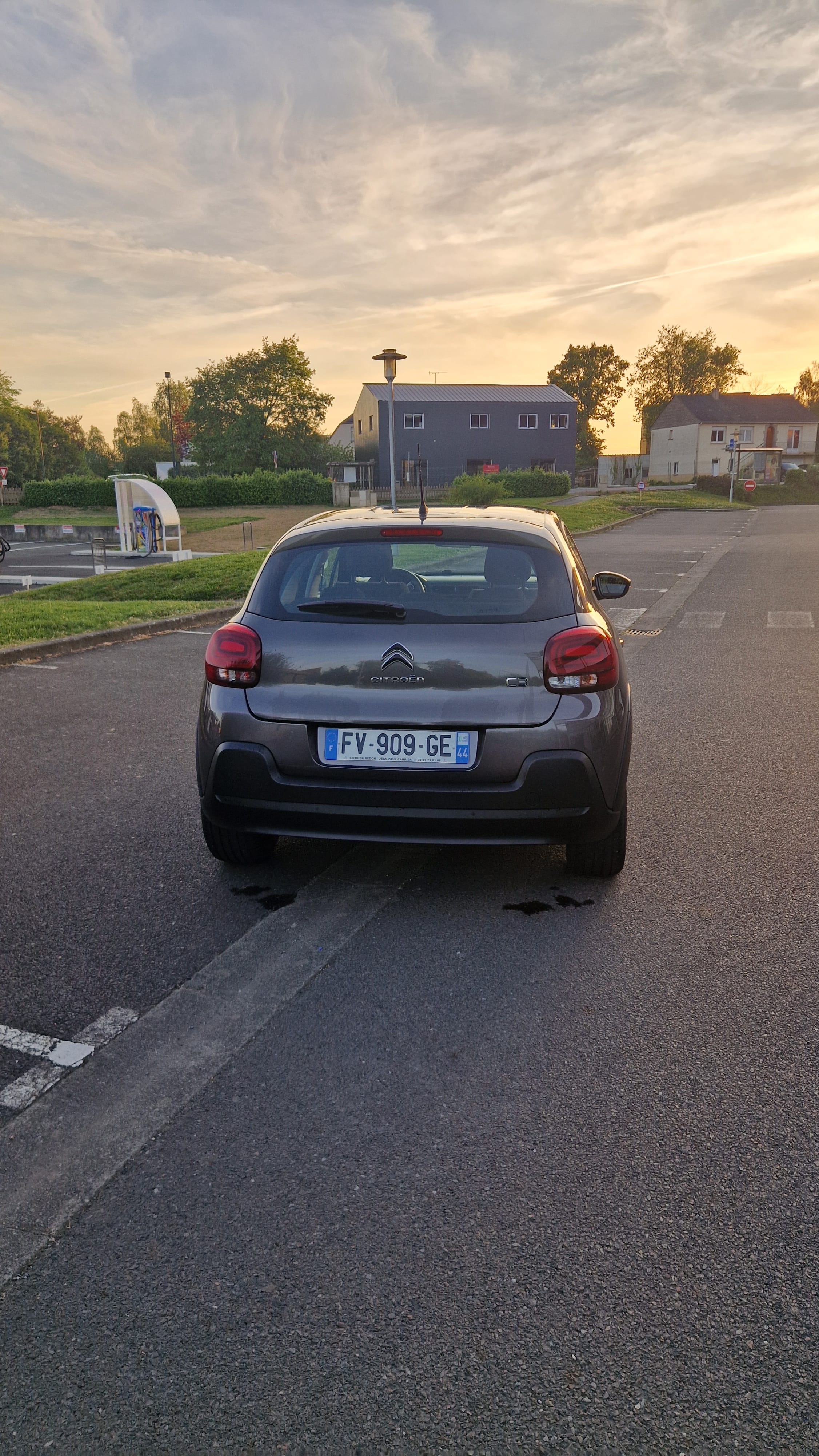 Citroen C3 with Backup camera