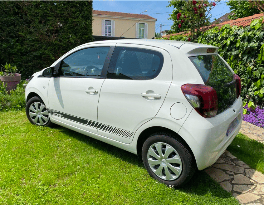 Peugeot 108 avec Entrée audio / iPod