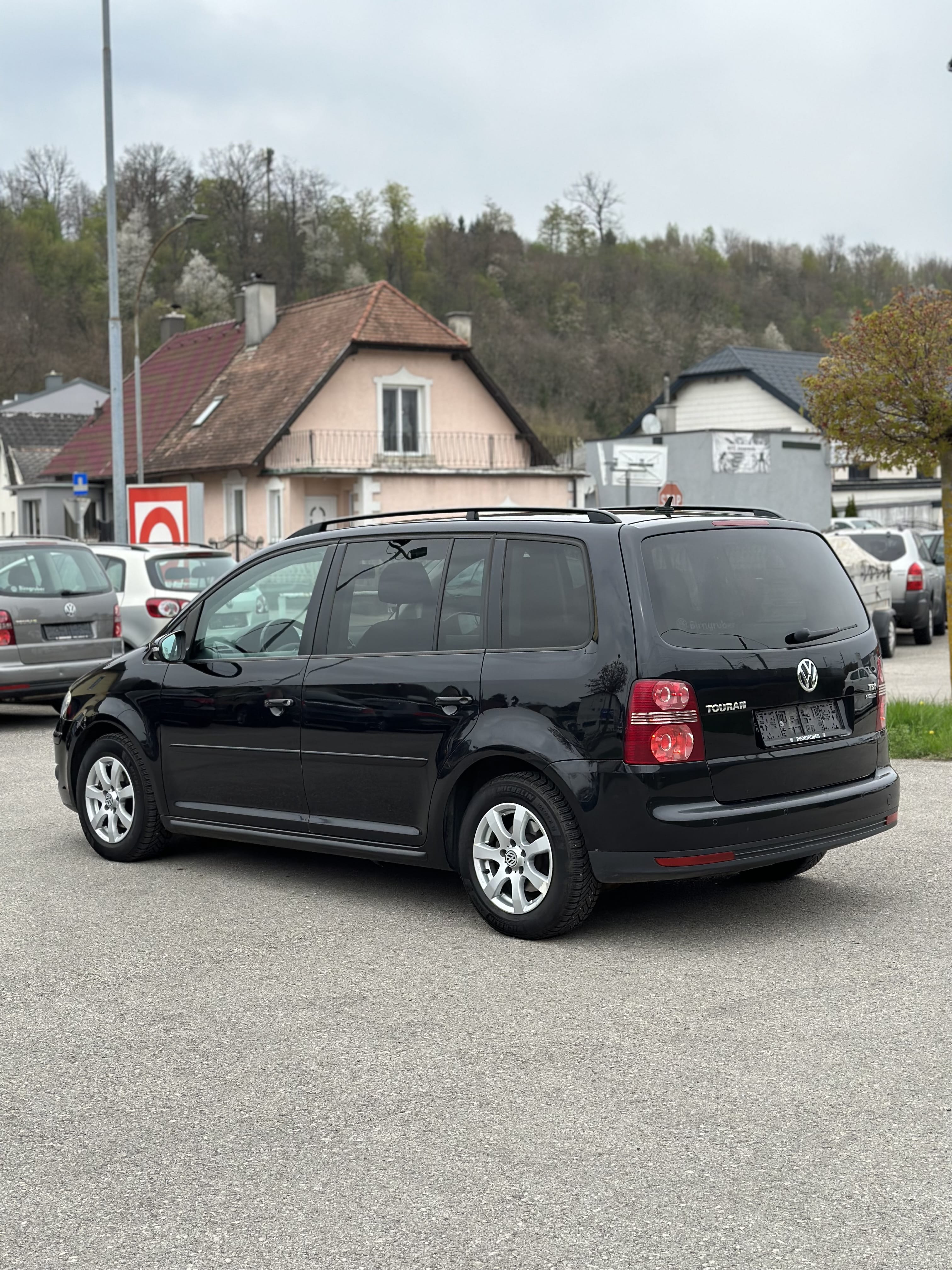 Volkswagen Touran Van