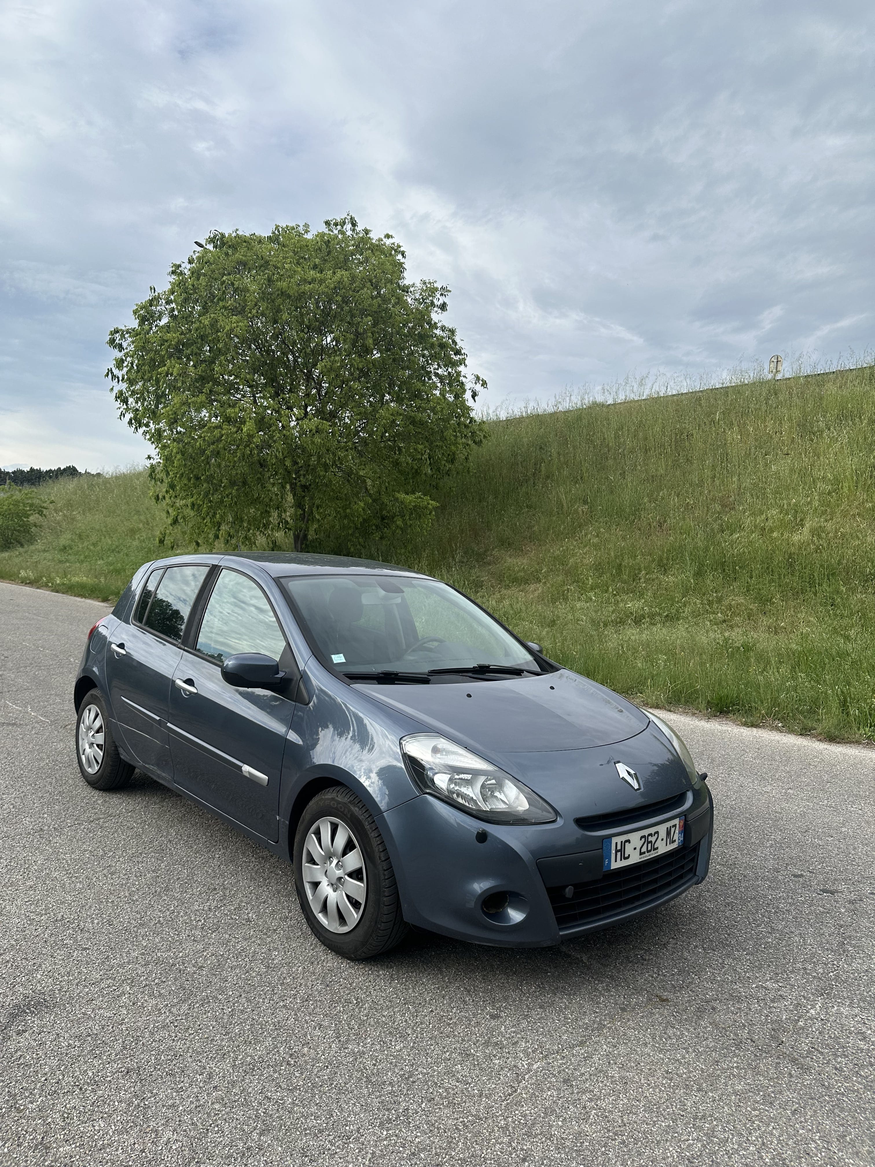 Renault Clio 1.2 75ch Éthanol E85, 2010, Essence 98