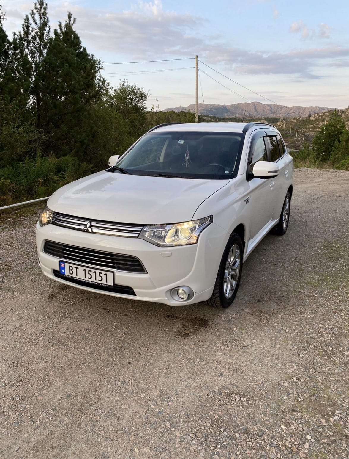 Mitsubishi Outlander Hybrid, 2014, Blyfri 95, automatisk