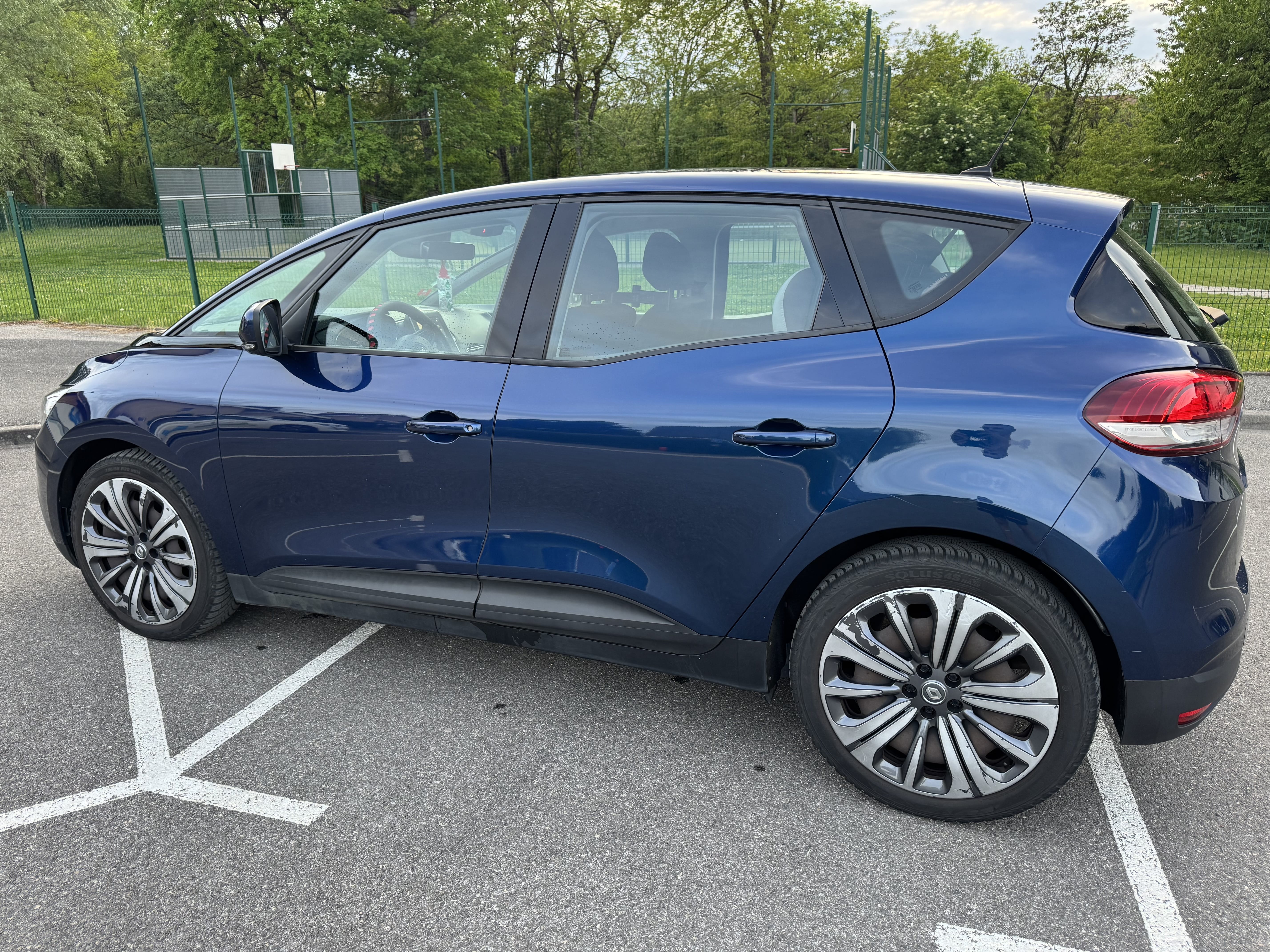 Renault Scenic 1.5 DCI avec Climatisation