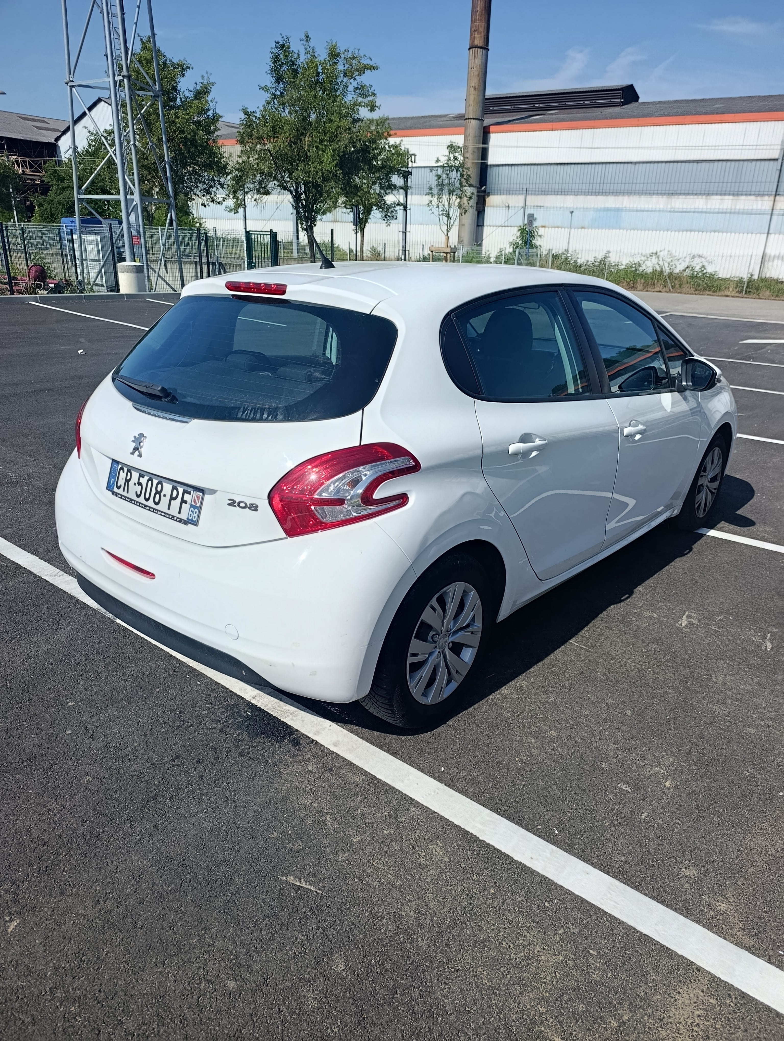 Peugeot 208 avec Autoradio