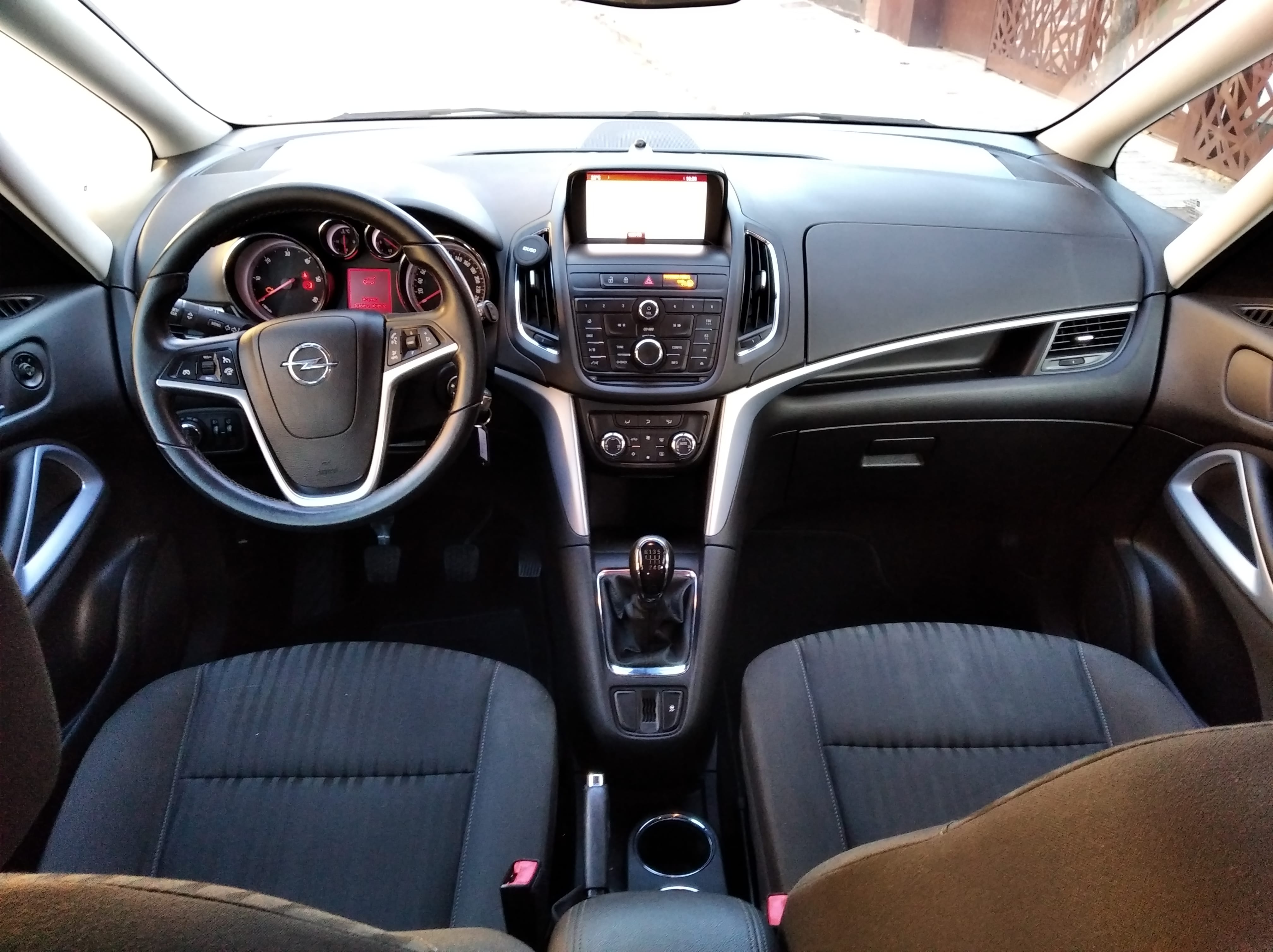 Opel Zafira Tourer 2.0 CDTi 7 plazas con Silla infantil