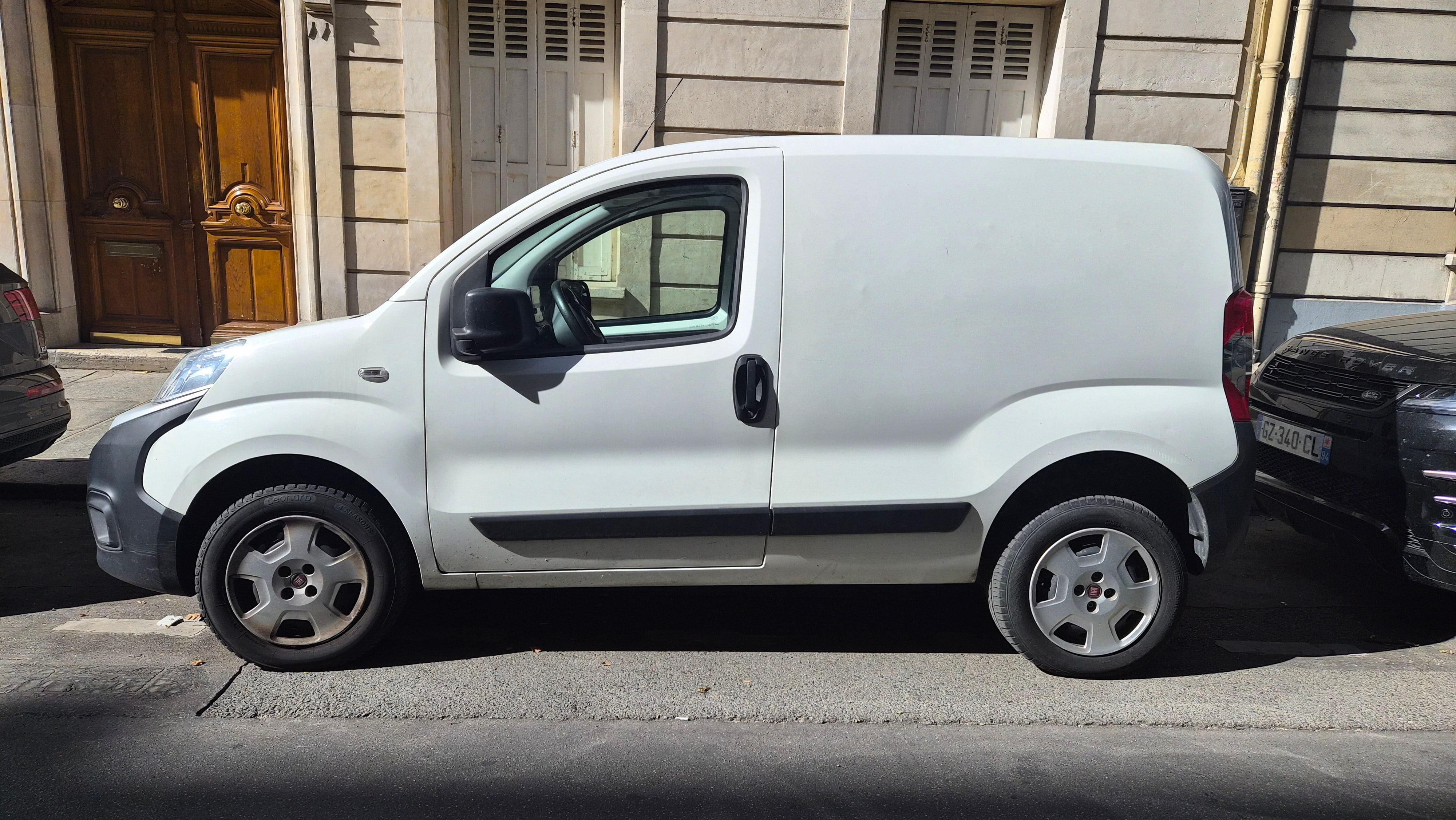 Fiat Fiorino (FW318) (Clim, Bluetooth, USB, GPS,...) #dn avec Climatisation