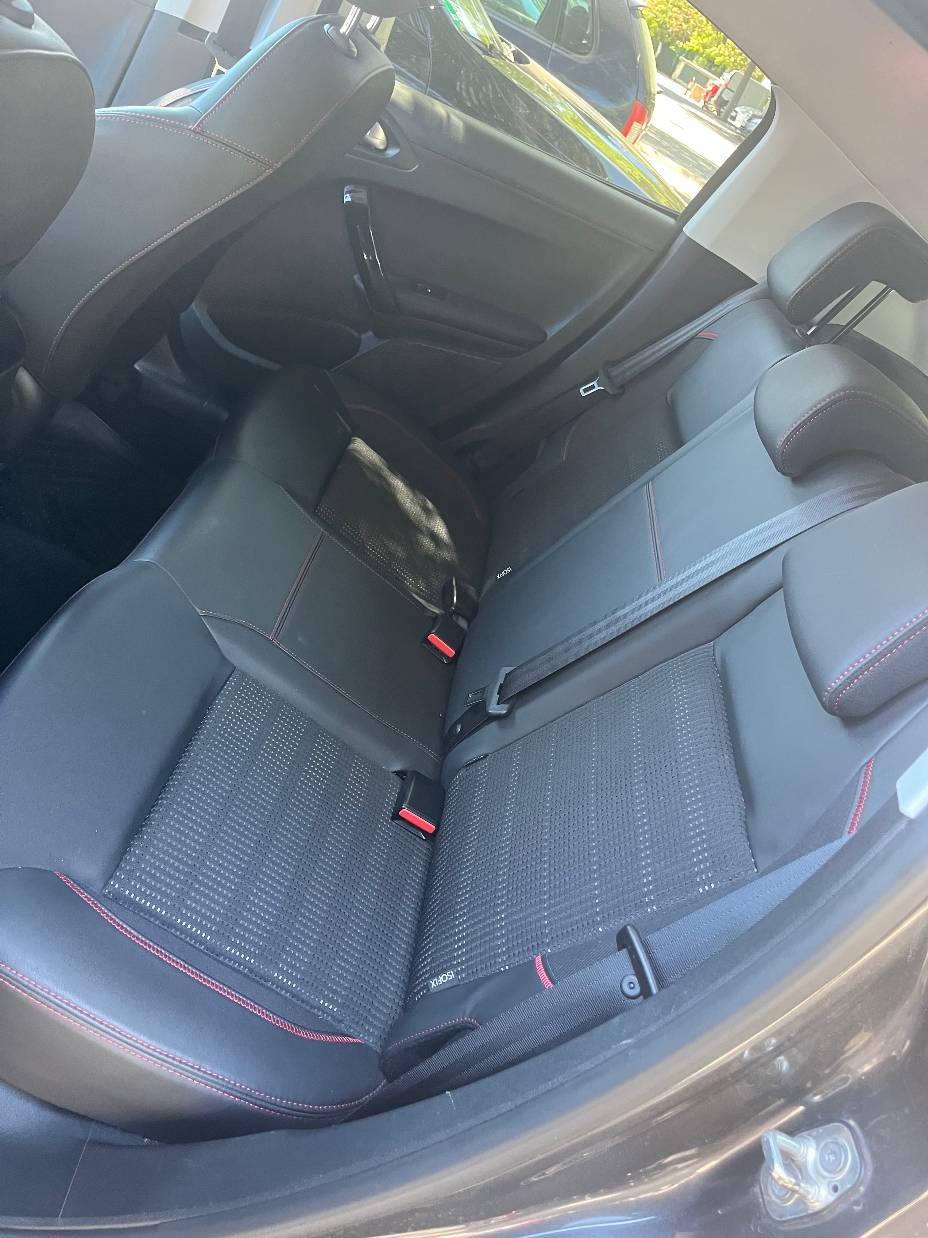 Peugeot 208 avec Port USB