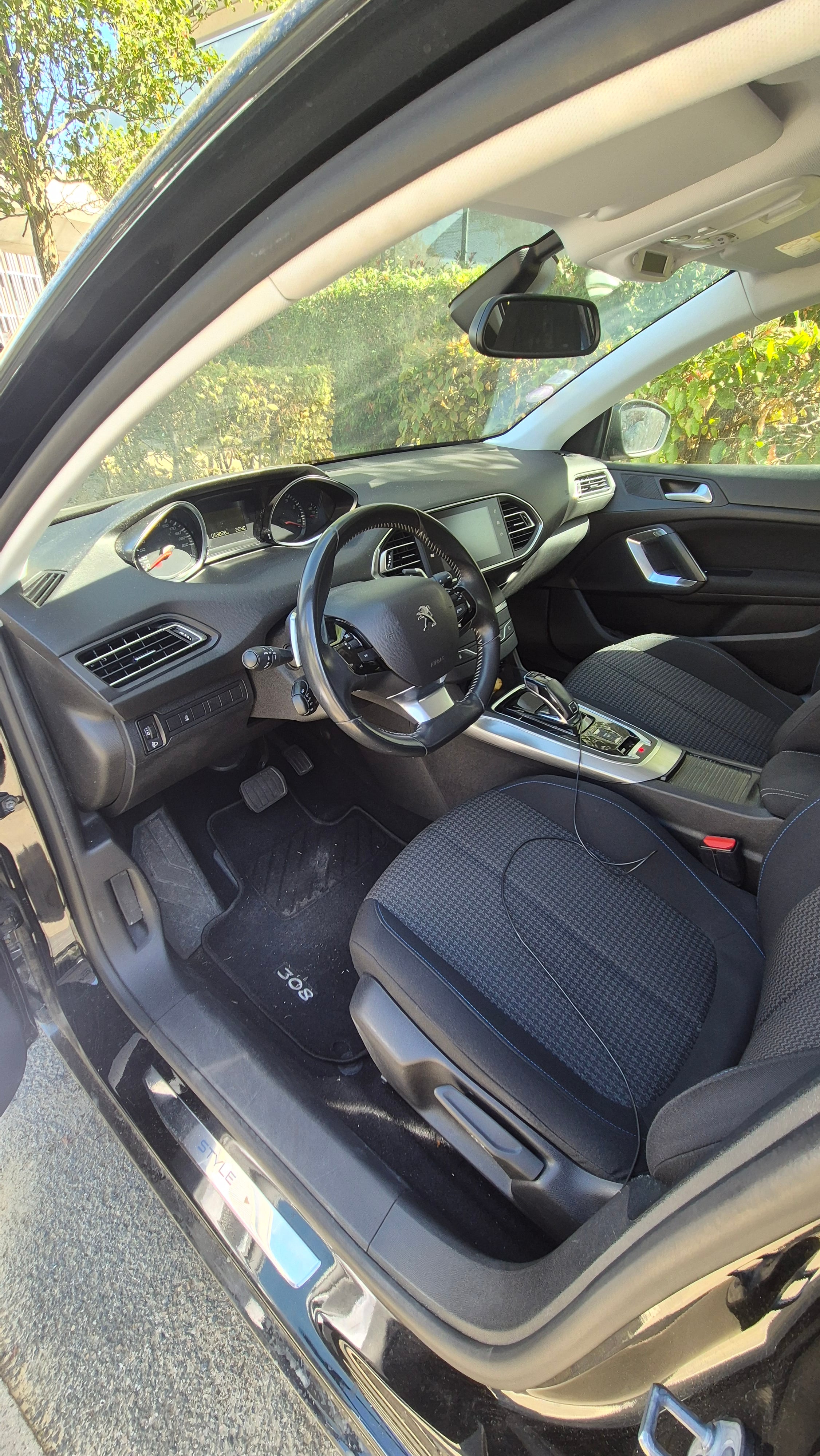 Peugeot 308 avec GPS