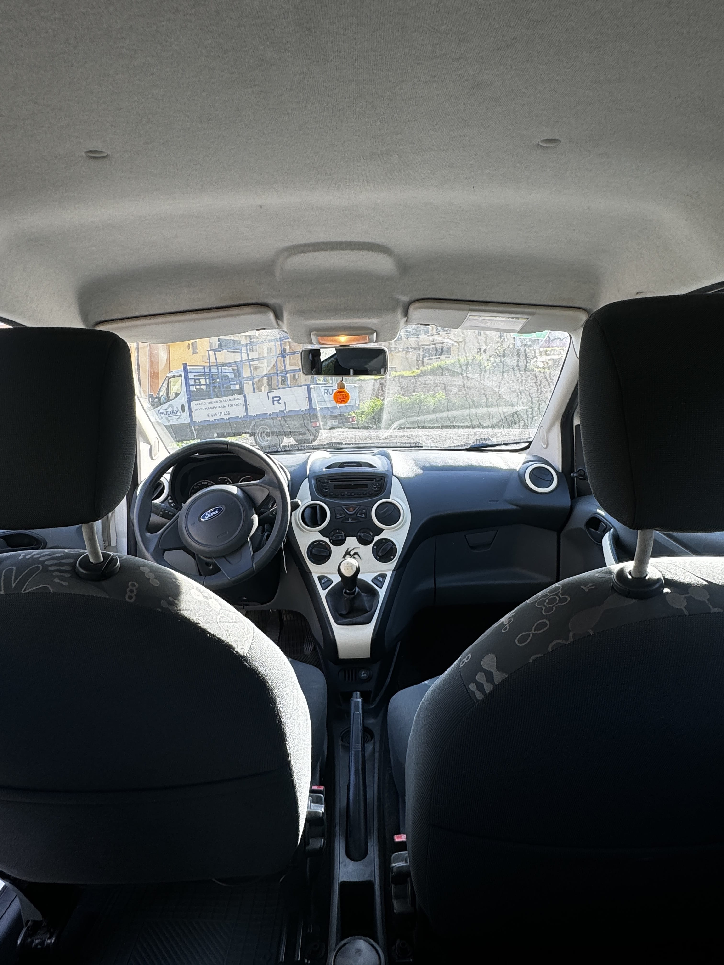 Ford Ka con Entrada de Audio/iPod