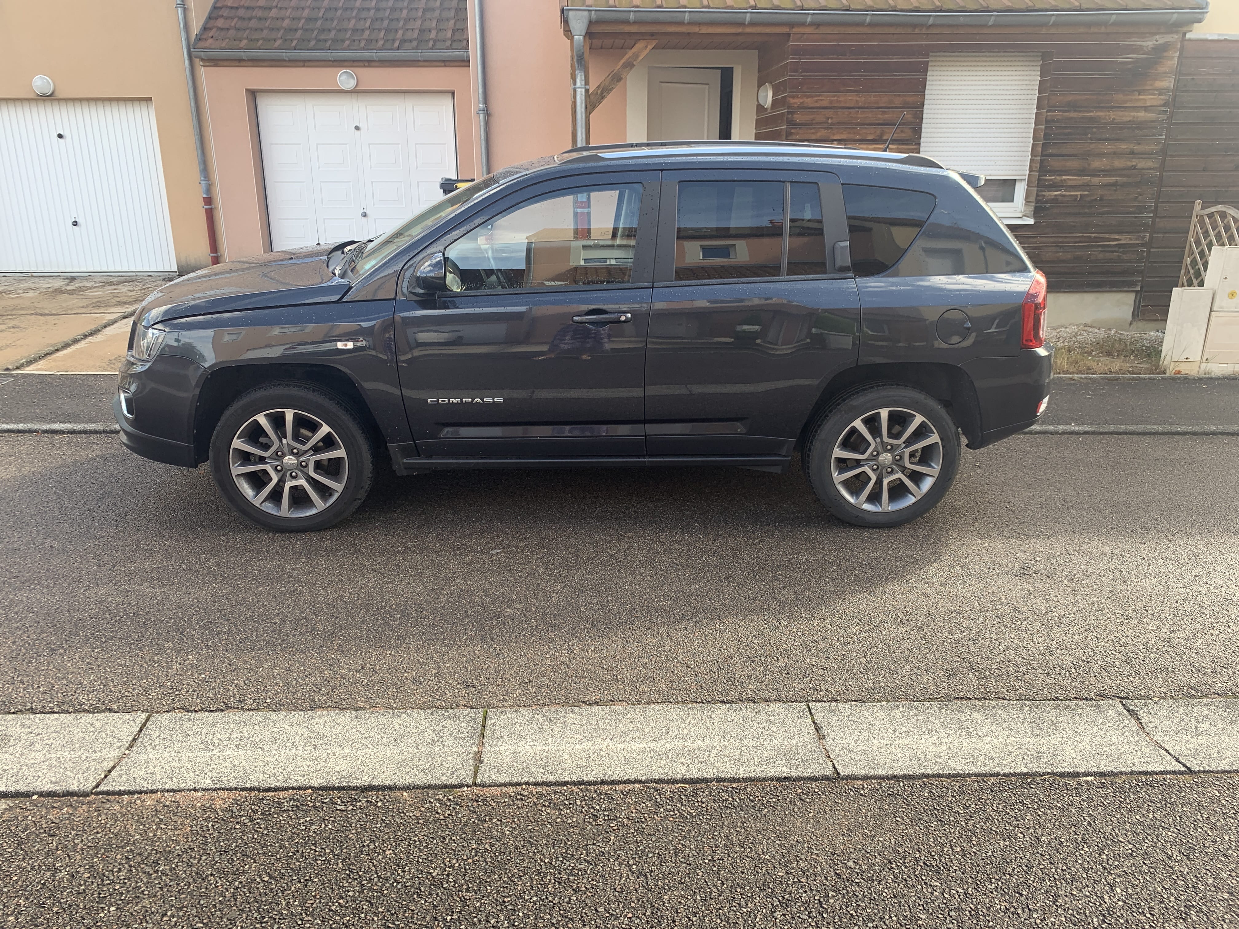 Jeep Compass CRD LIMITED avec Climatisation