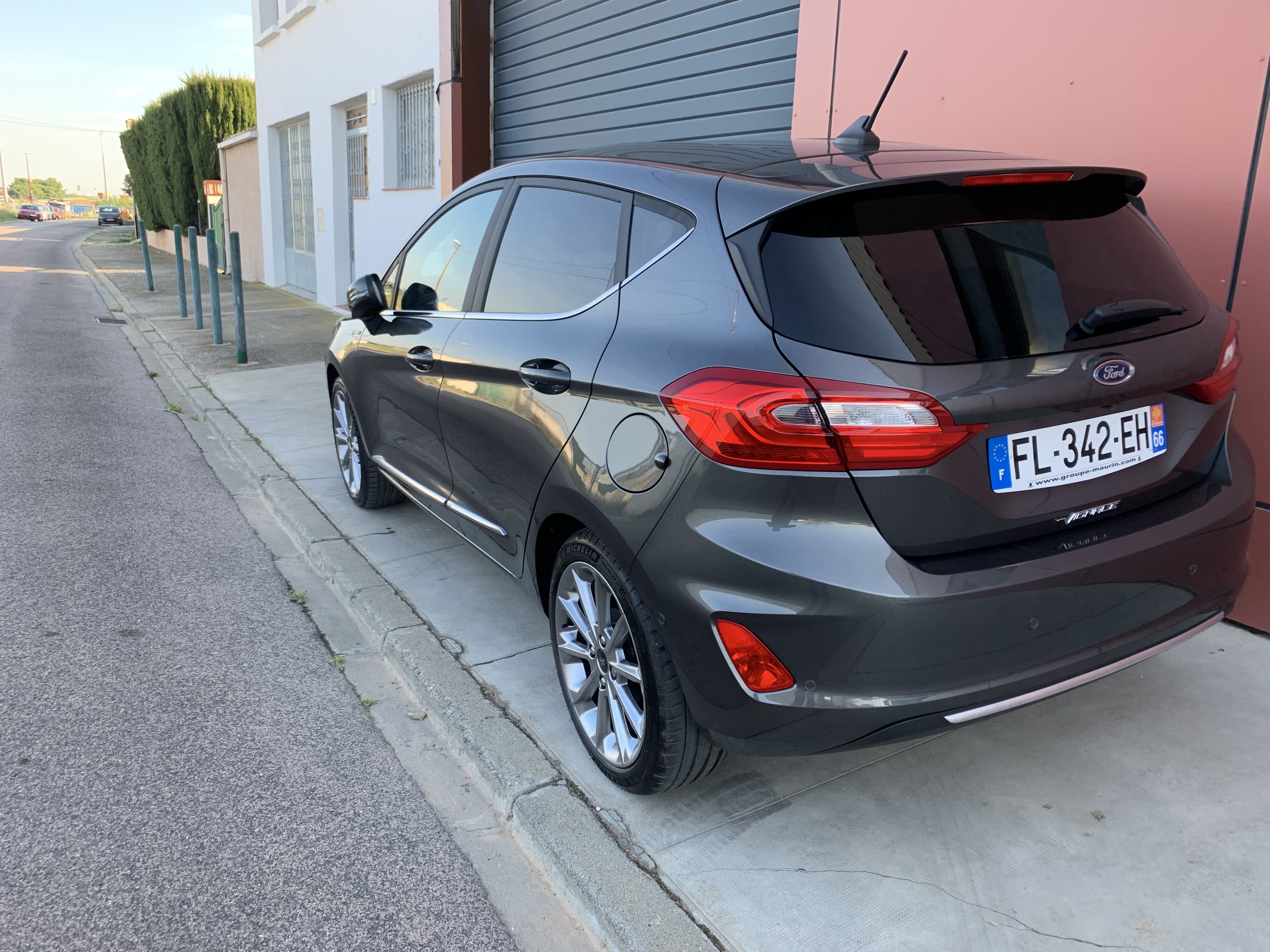 Ford Fiesta 1,5Tdci vignalé grise 85cv avec GPS