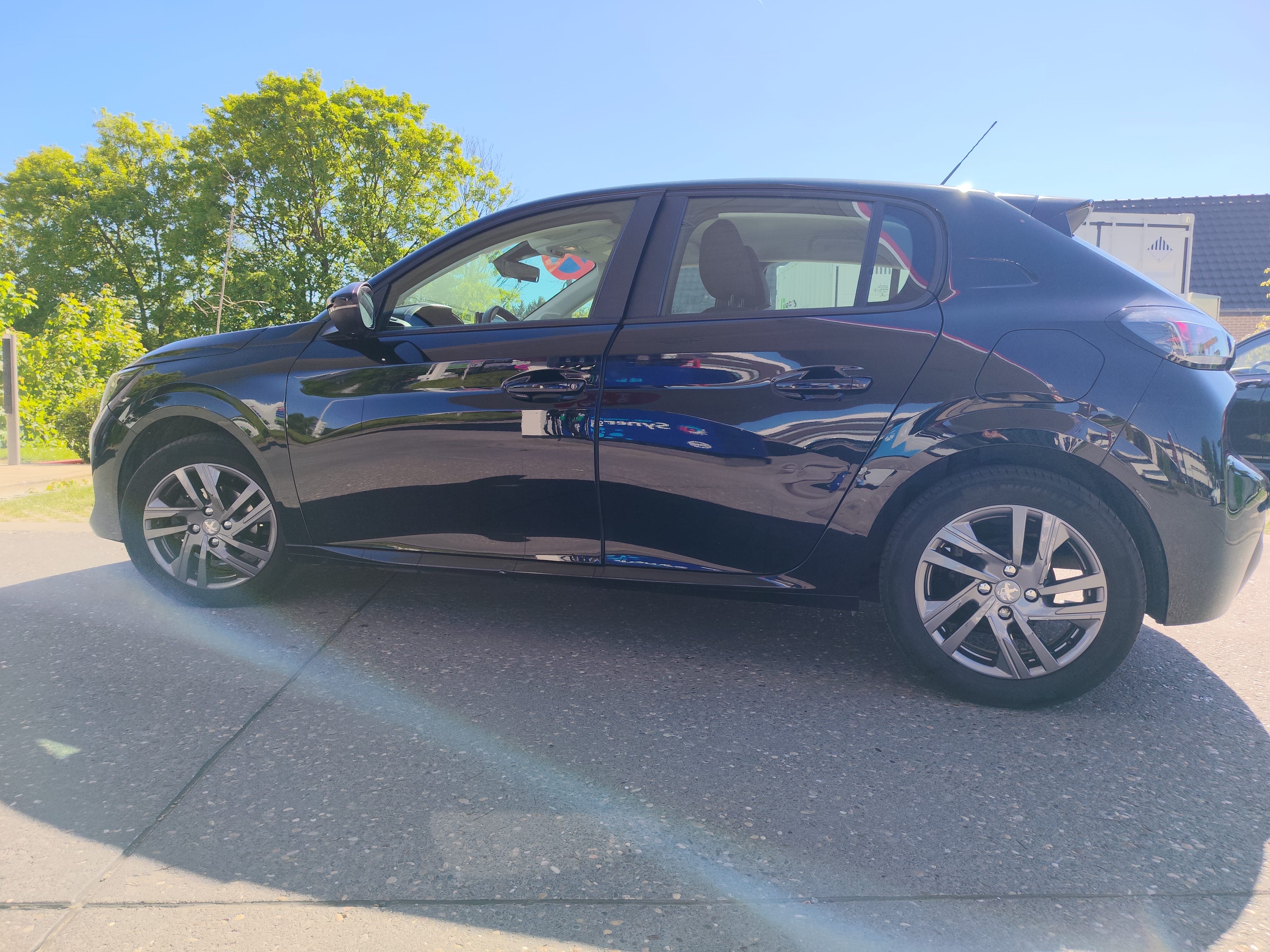 Peugeot 208 avec GPS