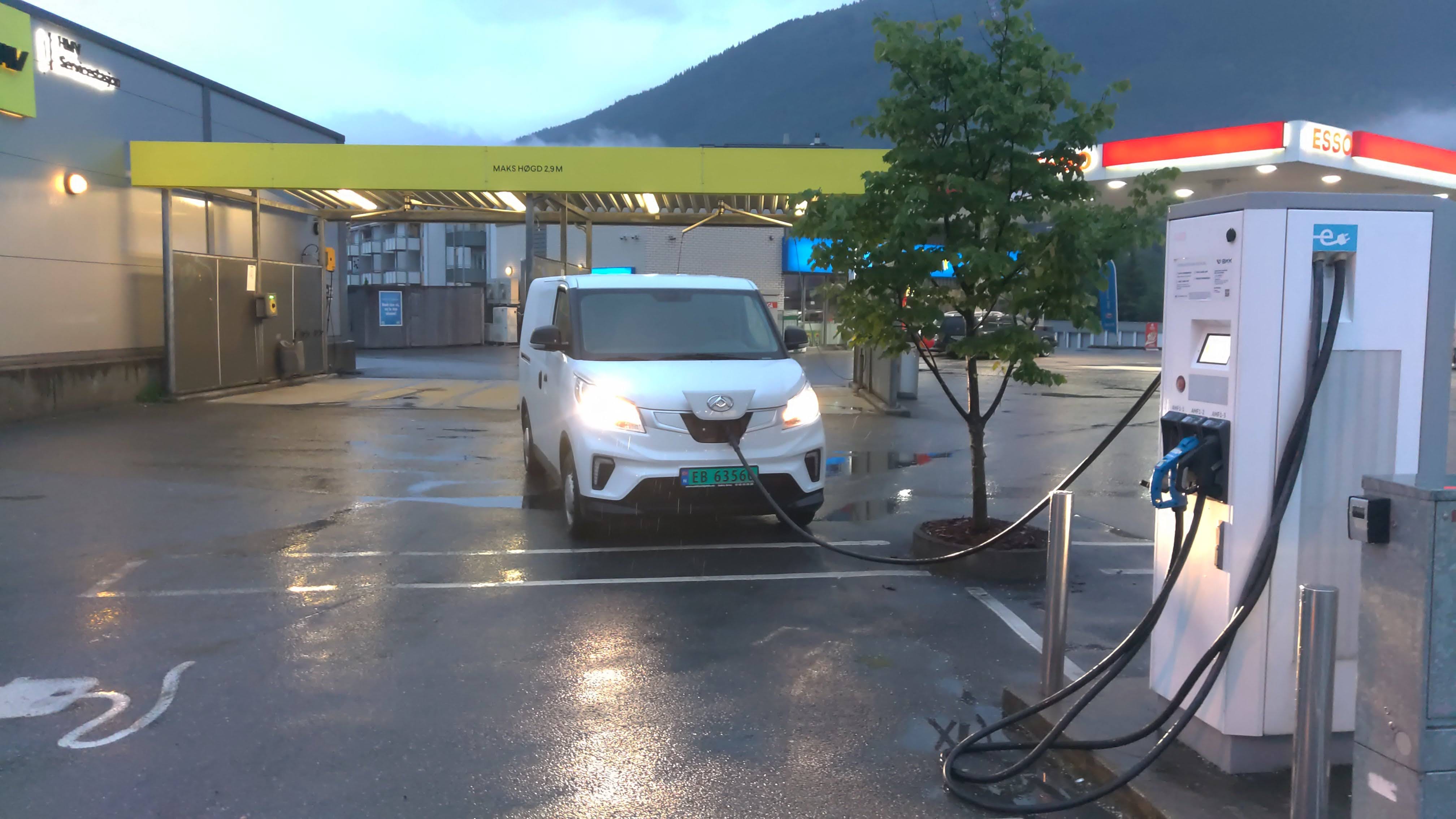 Maxus eDeliver 3 (52,5 kWt / 342 km WLTP) med Bilradio