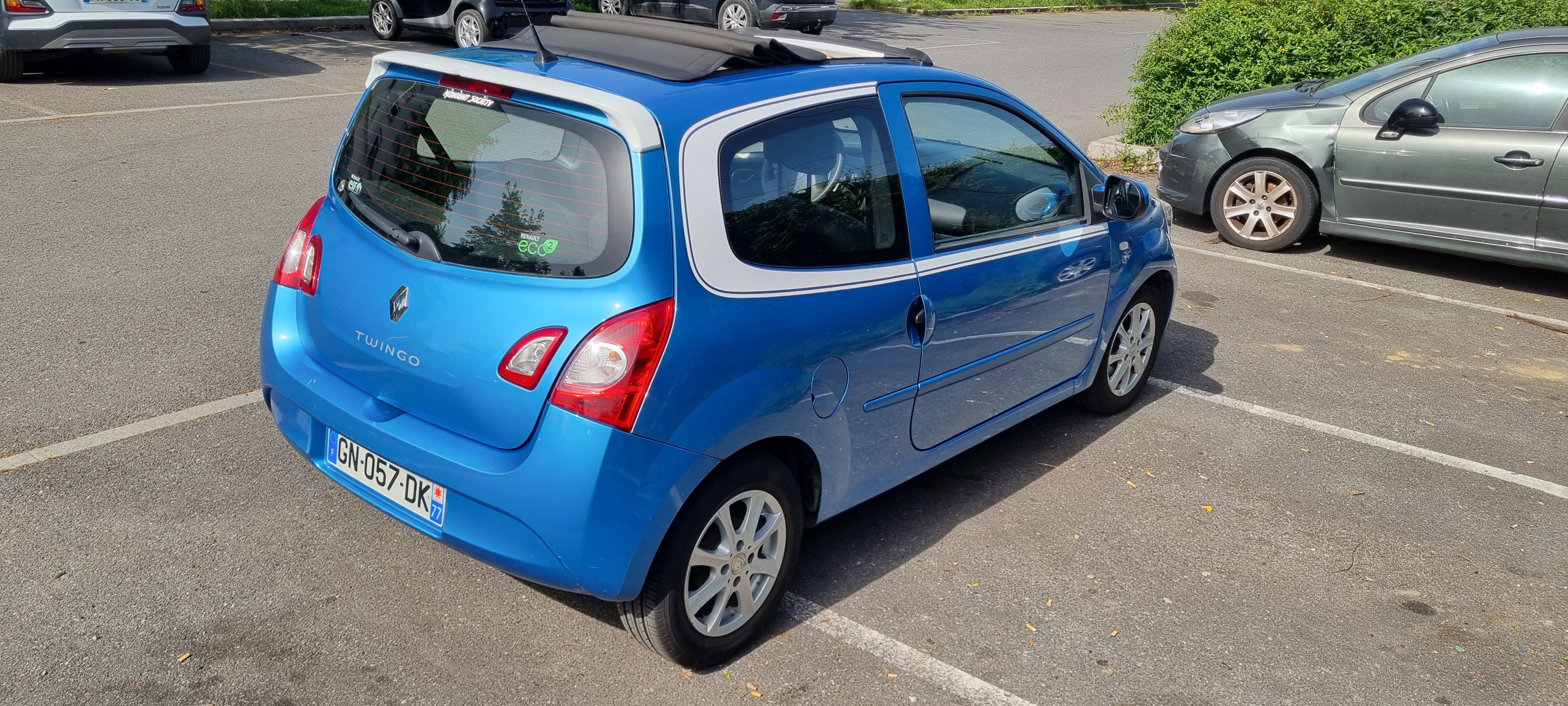 Renault Twingo II 1,2 ESSENCE avec Entrée audio / iPod