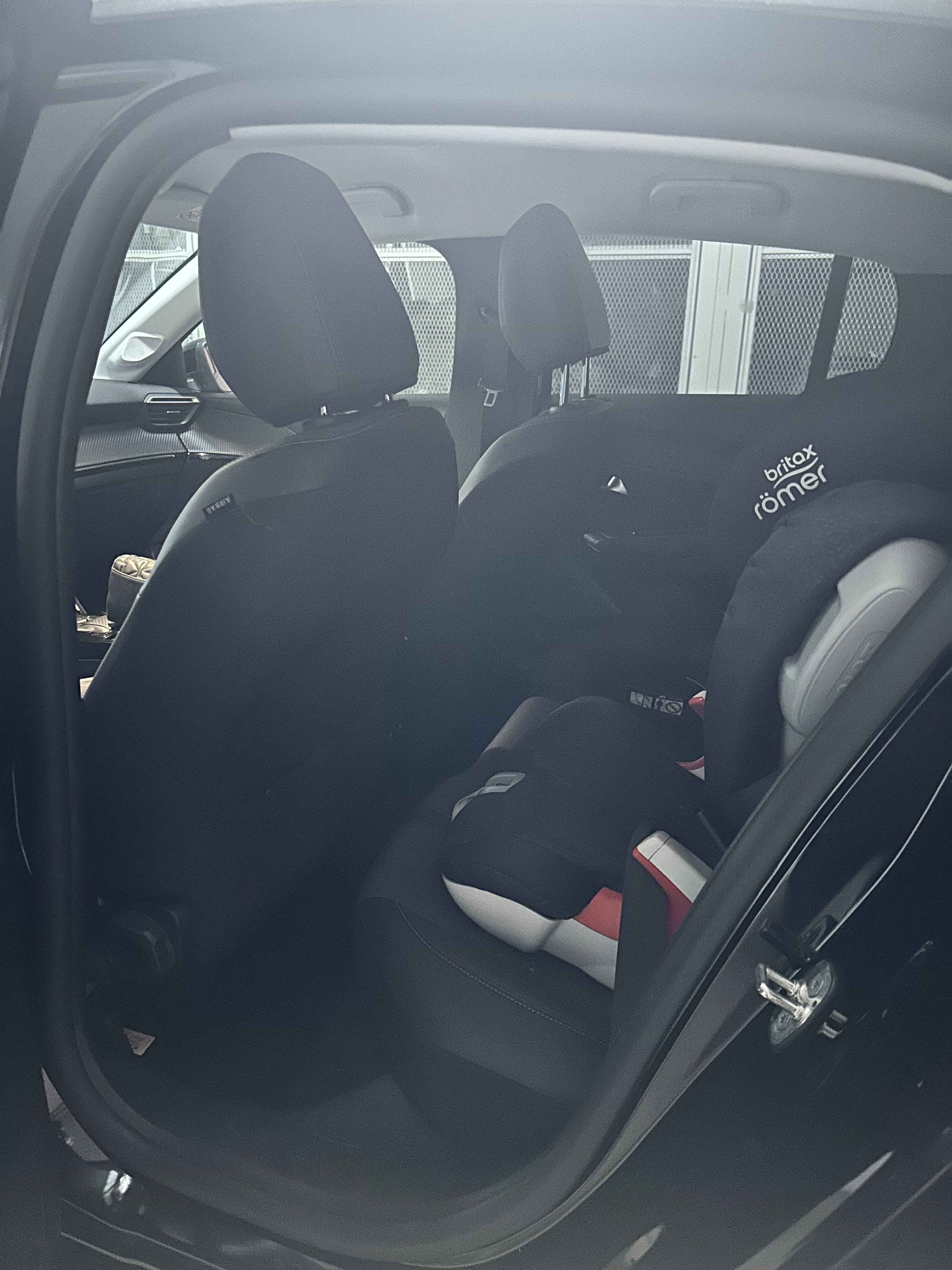 Peugeot 208 avec Siège bébé