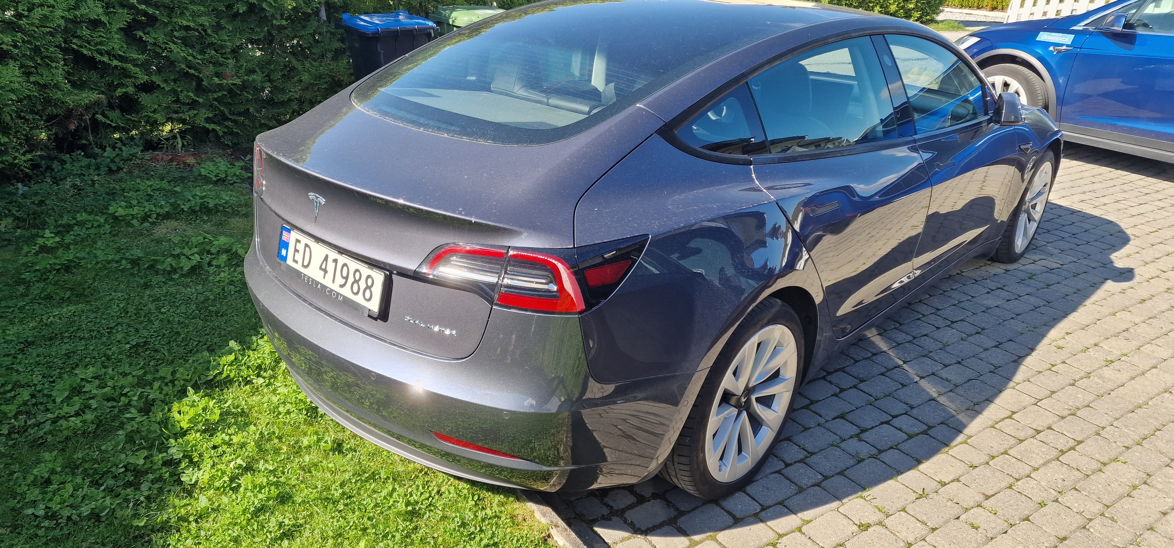 Tesla Model 3 Long Range med Vinterdekk