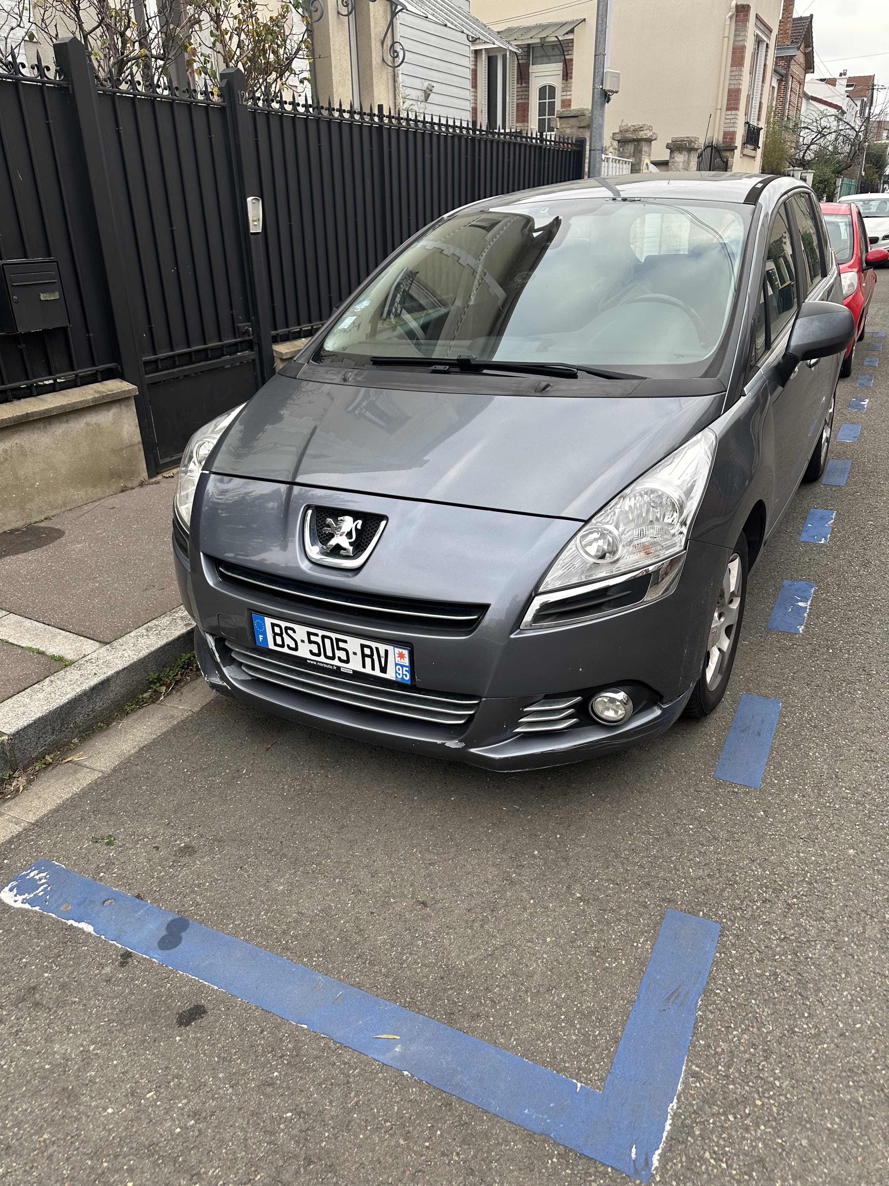 Peugeot 5008, 2011, Diesel, automatique, 7 places