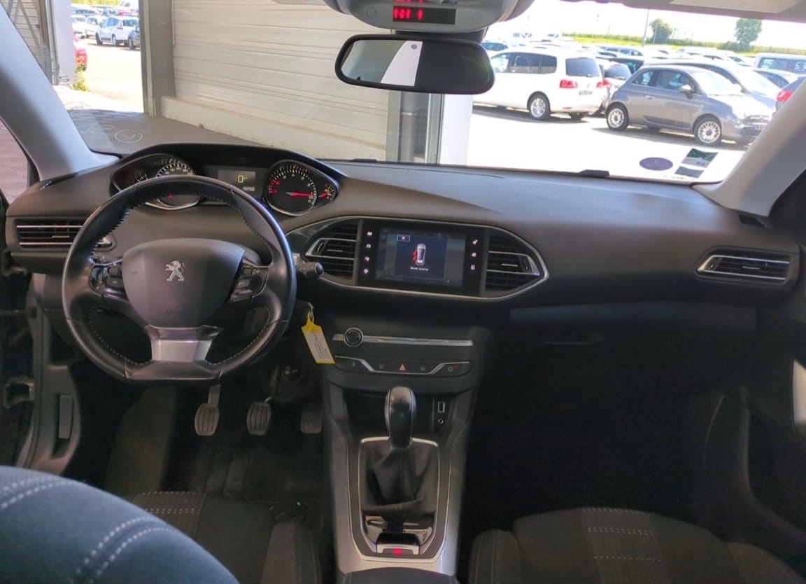 Peugeot 308 avec GPS