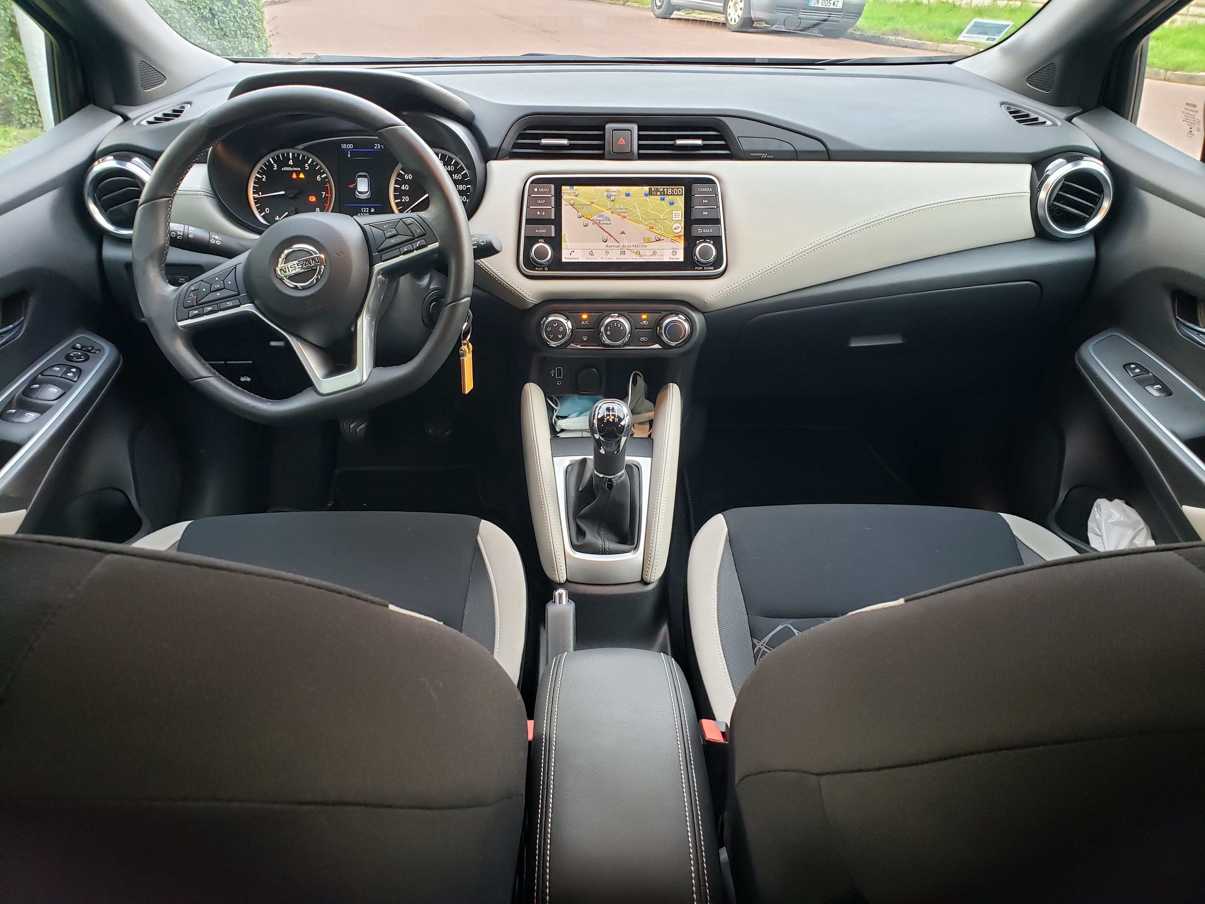 Nissan Micra avec Climatisation