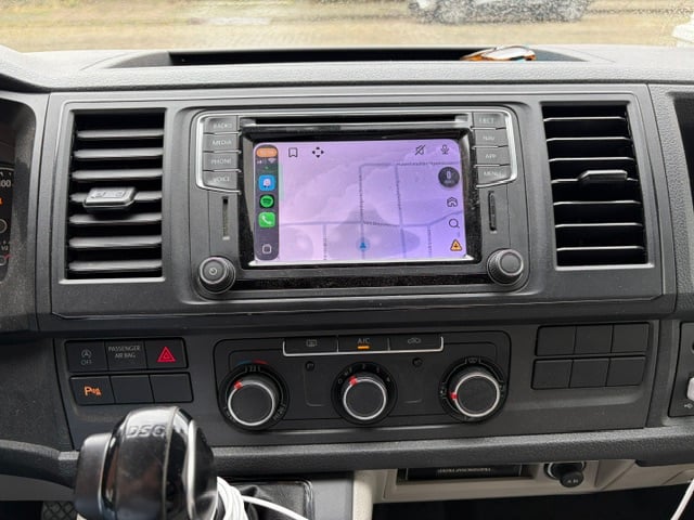 Volkswagen Transporter avec Autoradio