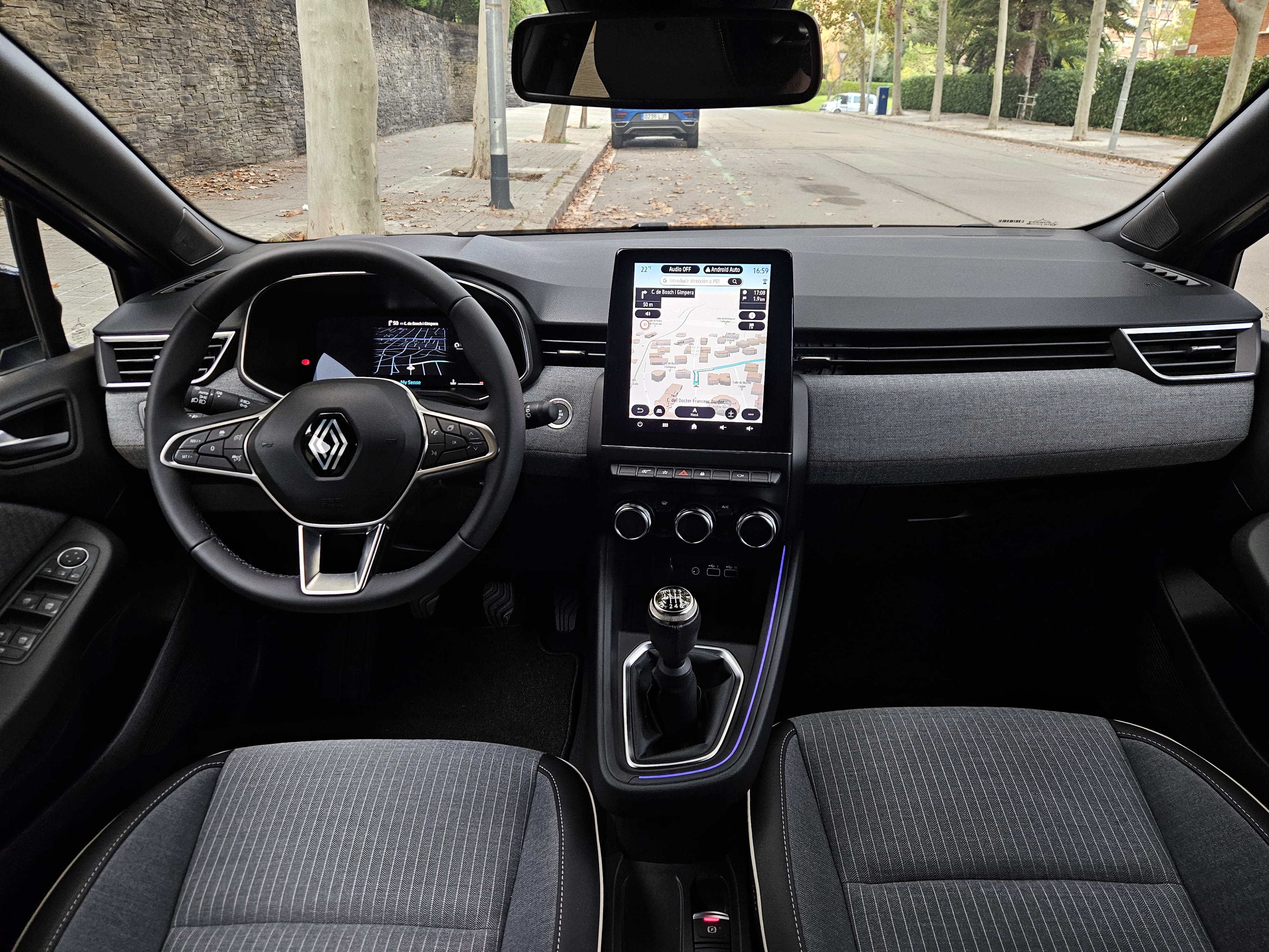 Renault Clio TECHNO med GPS