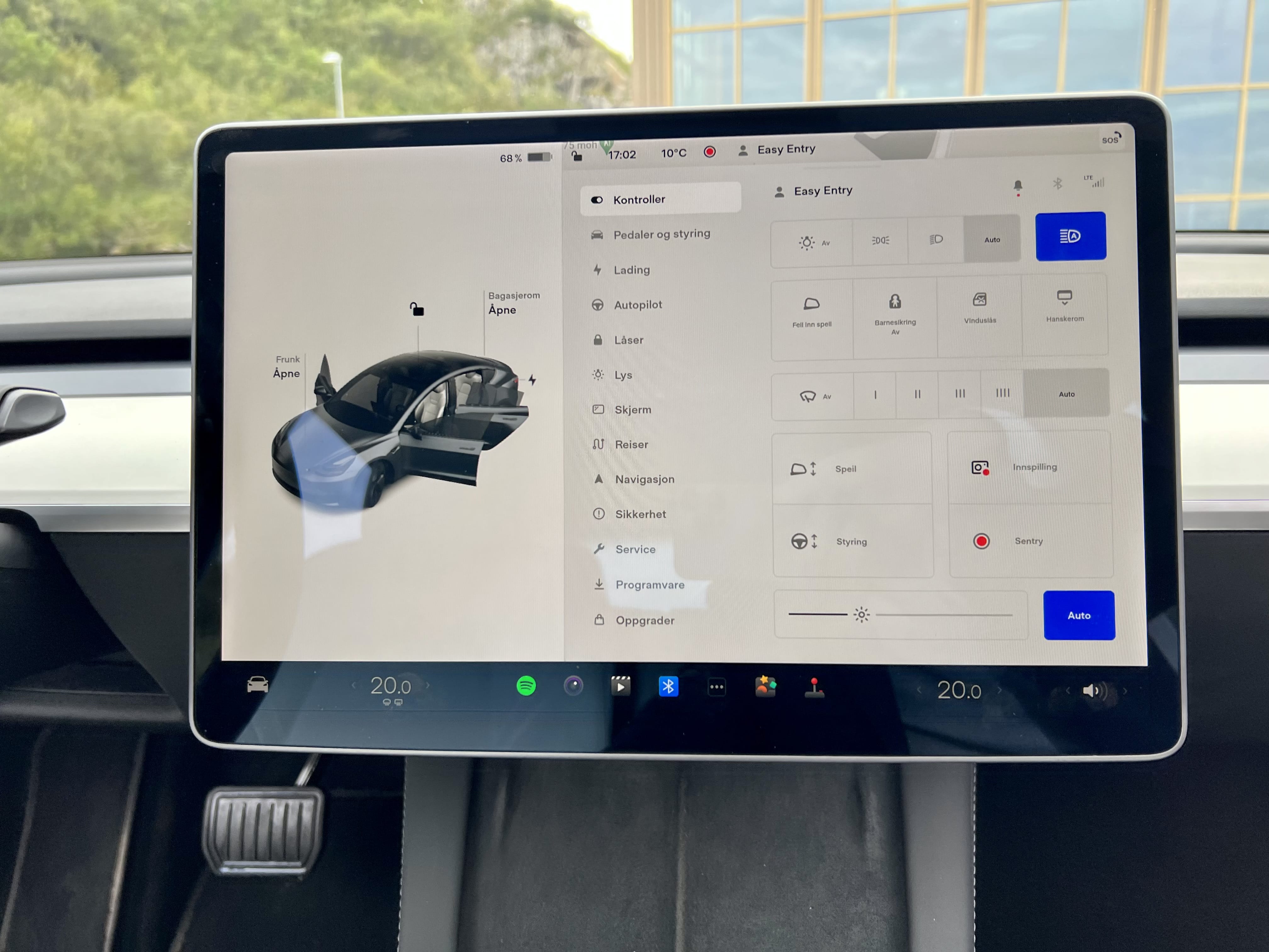 Tesla Model 3 Long Range med Cruisekontroll