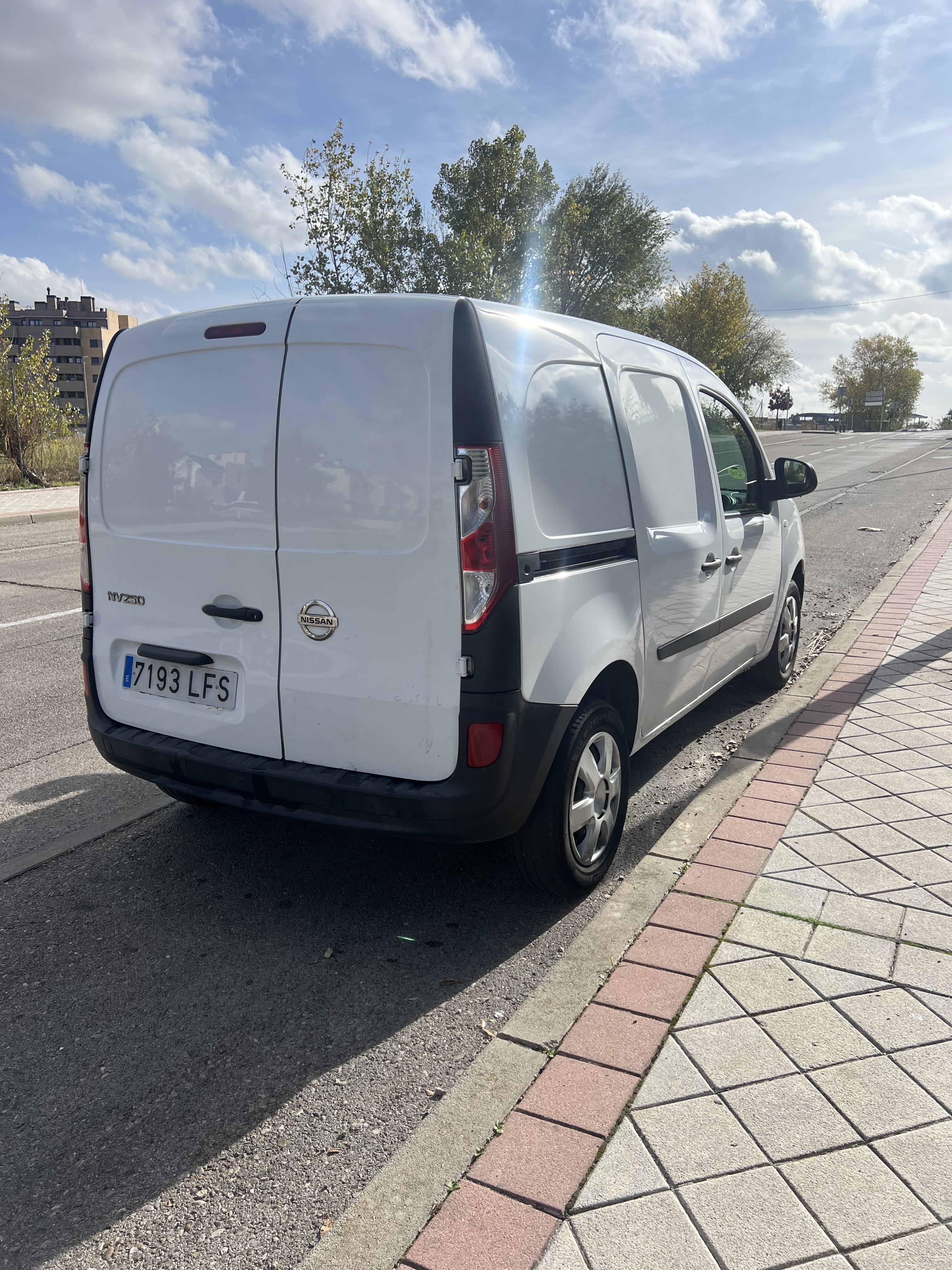 Nissan NV250 1.5 con Neumáticos de invierno