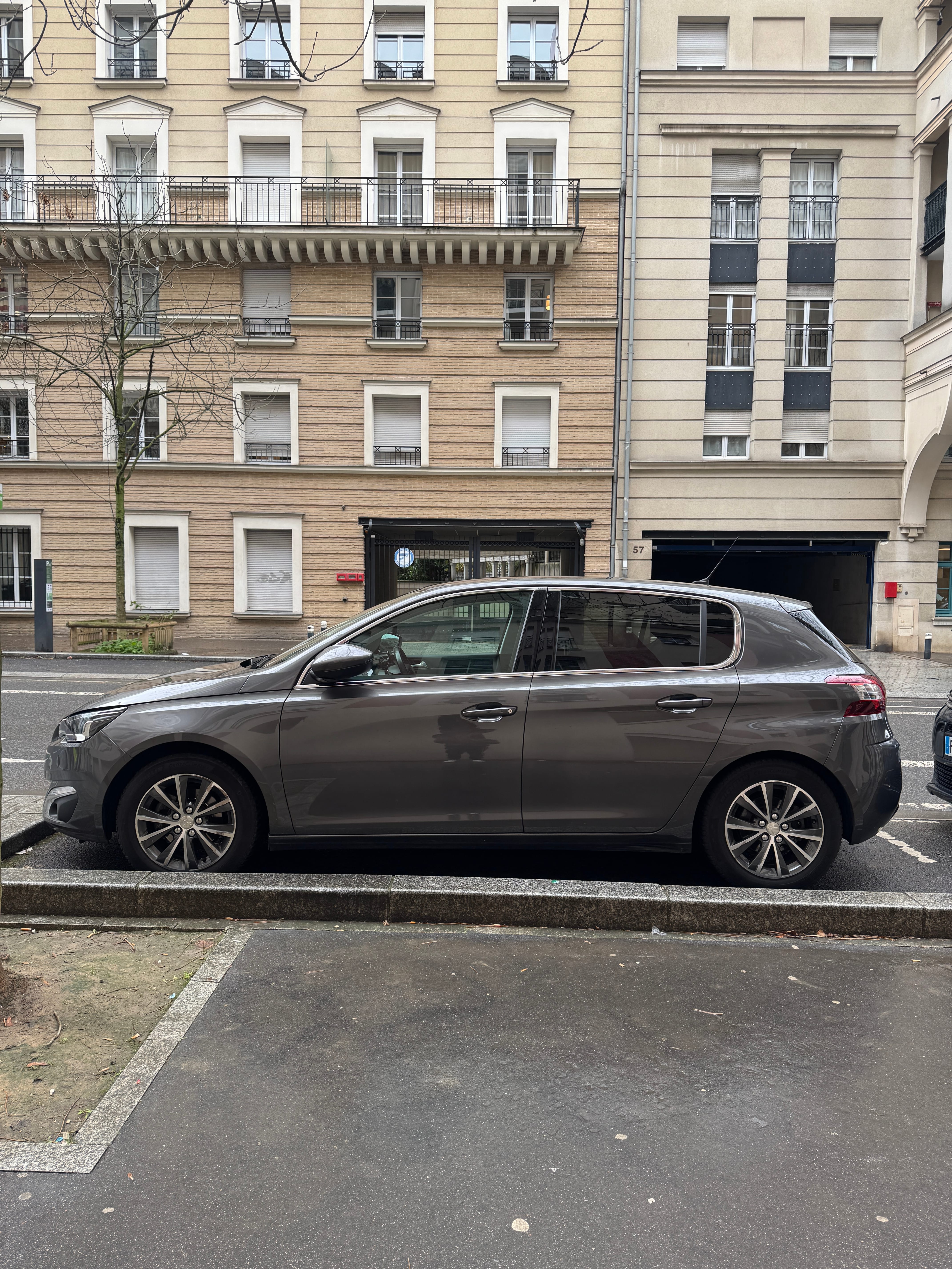 Peugeot 308 avec Entrée audio / iPod