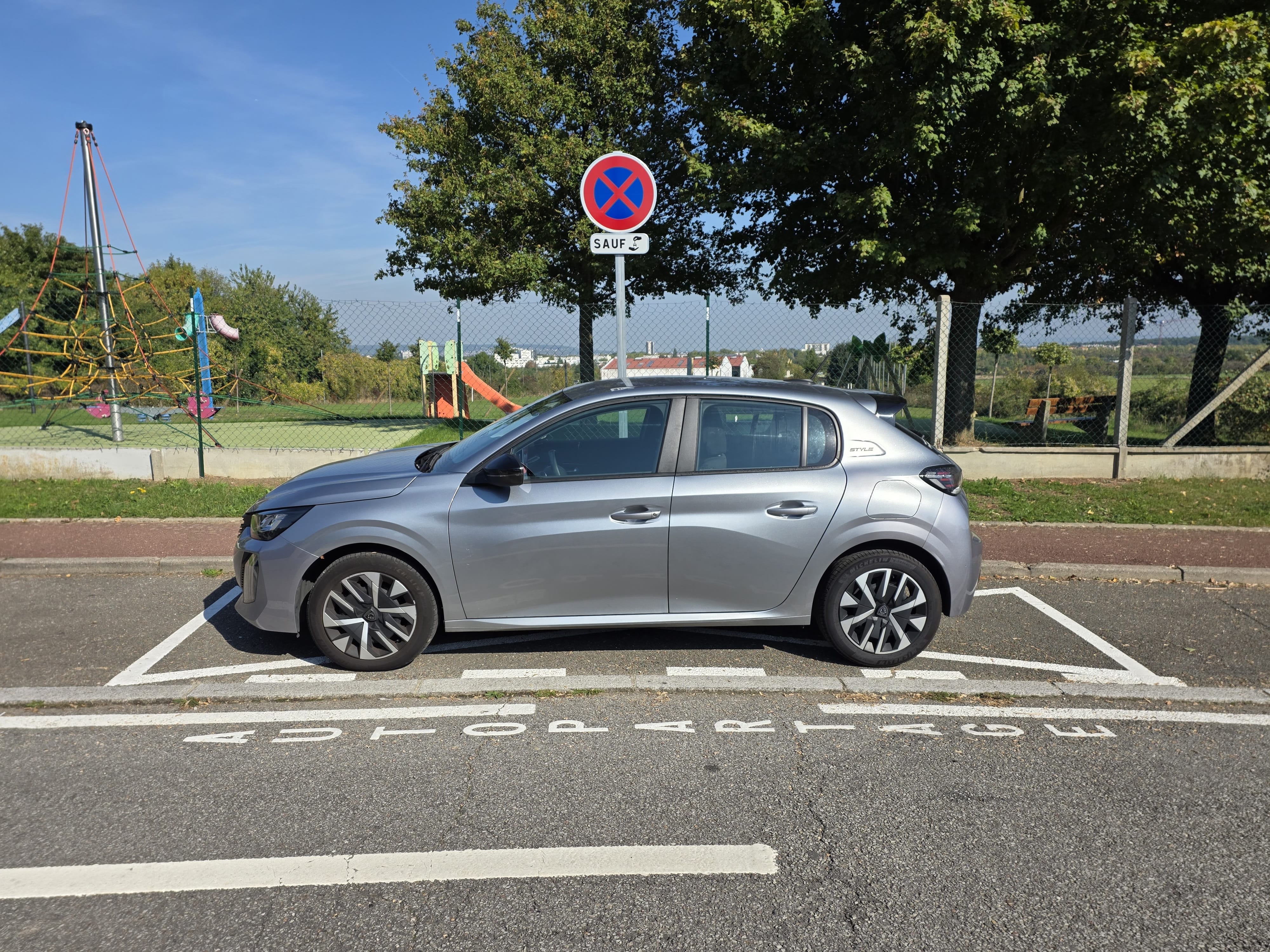 Peugeot 208 avec Climatisation
