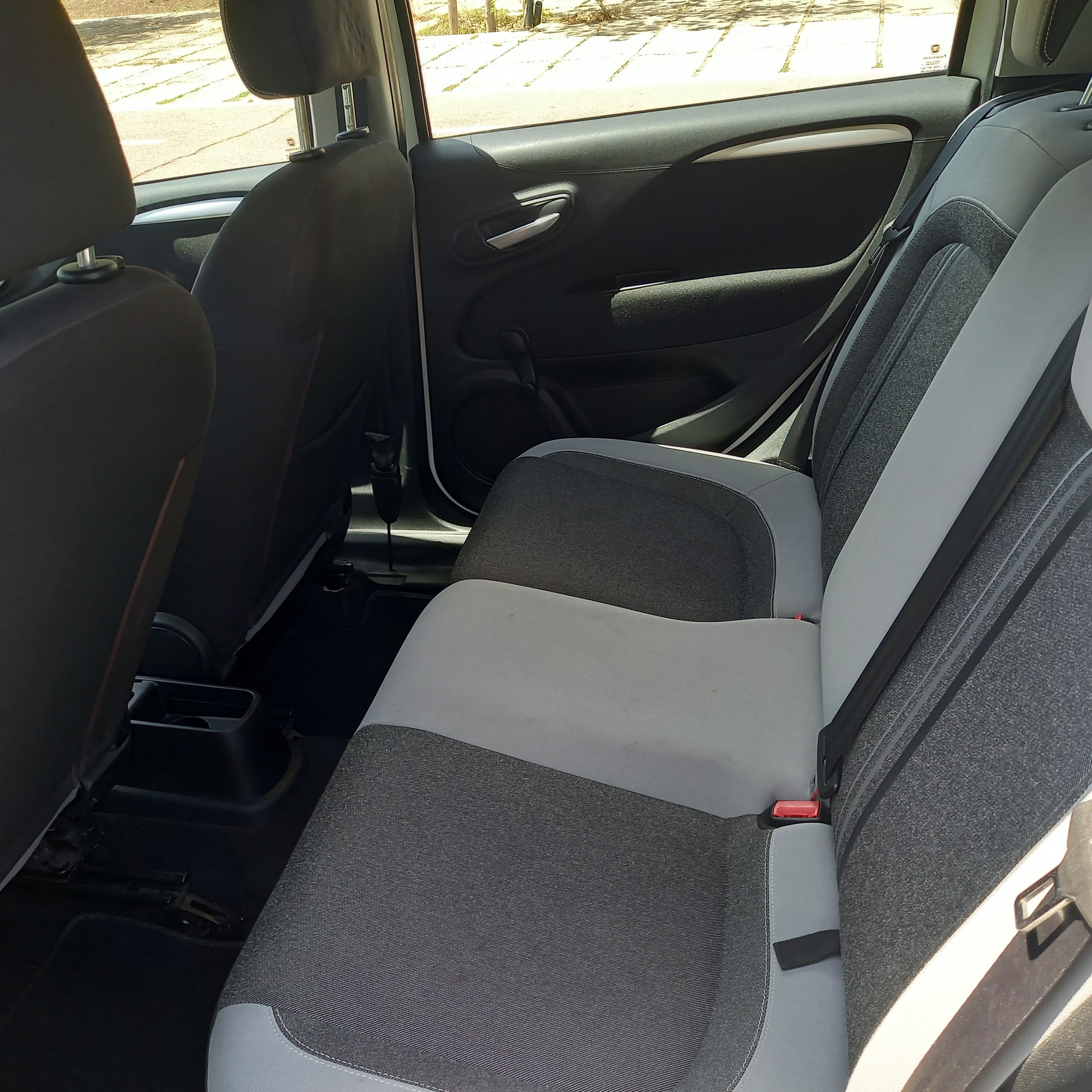 Fiat Punto 1.3,servicio aeropuerto Gratuito