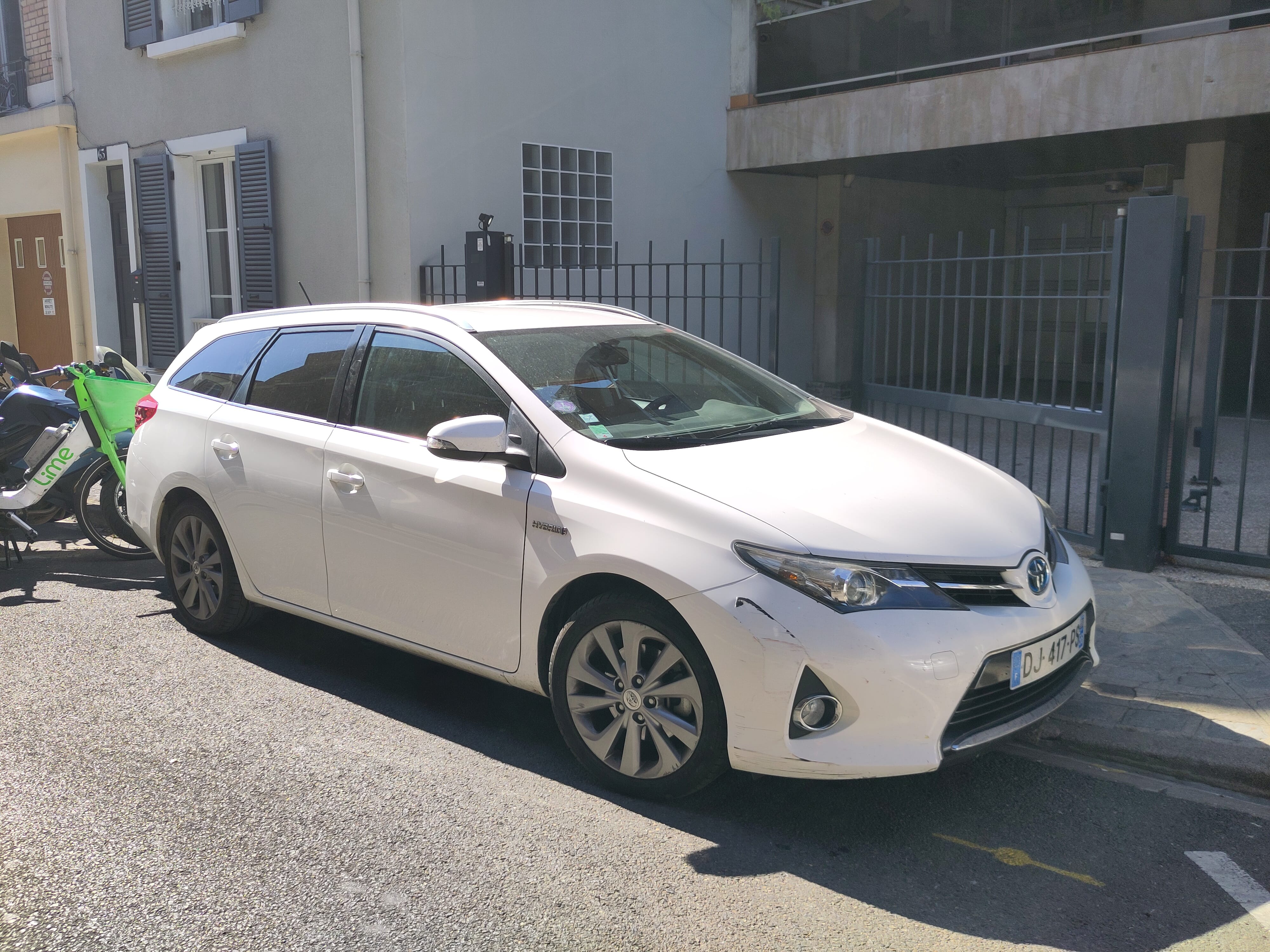 Toyota Auris Touring Sports, 2014, Essence 95, automatique