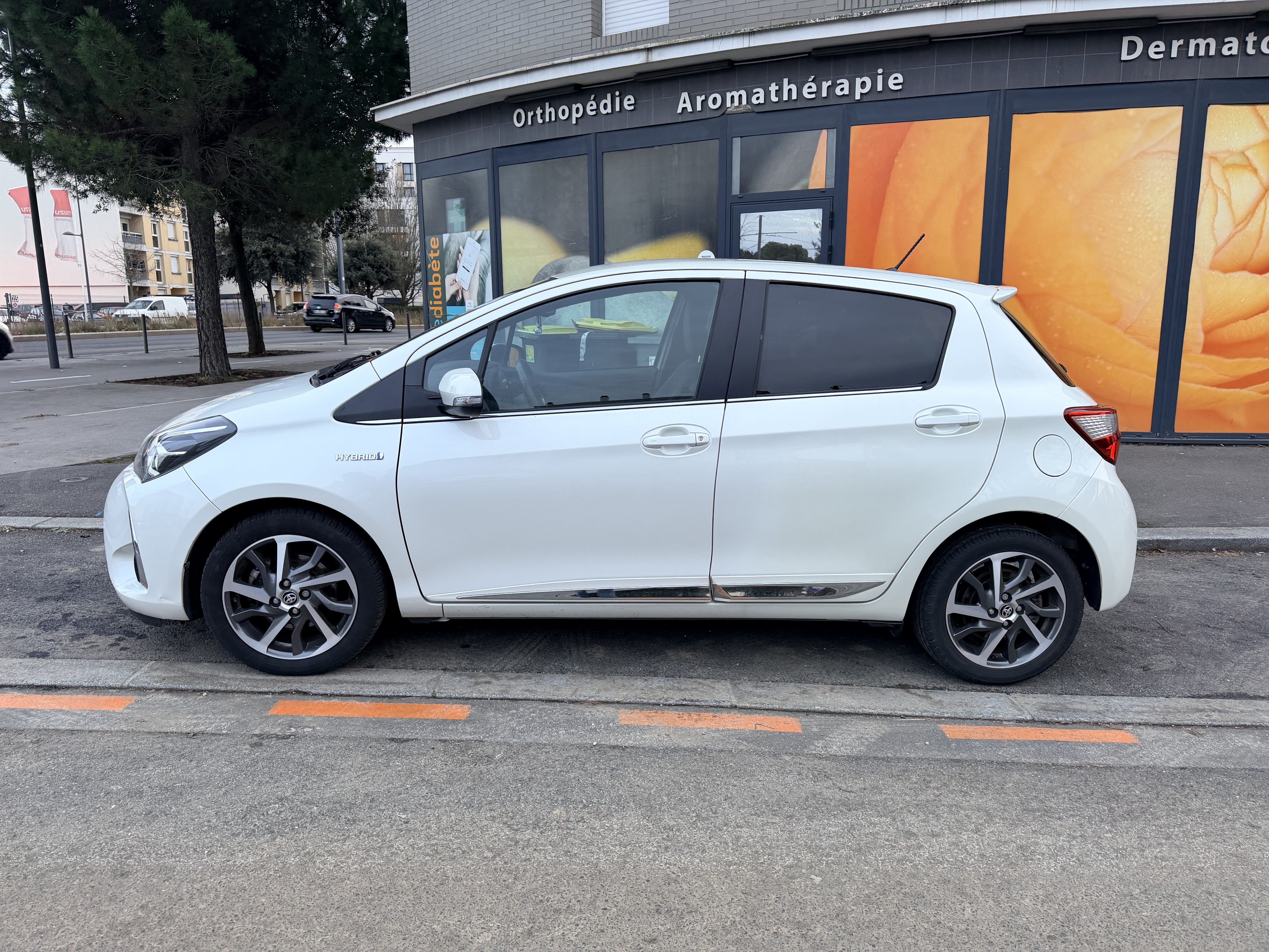 Toyota Yaris Hybride avec Climatisation