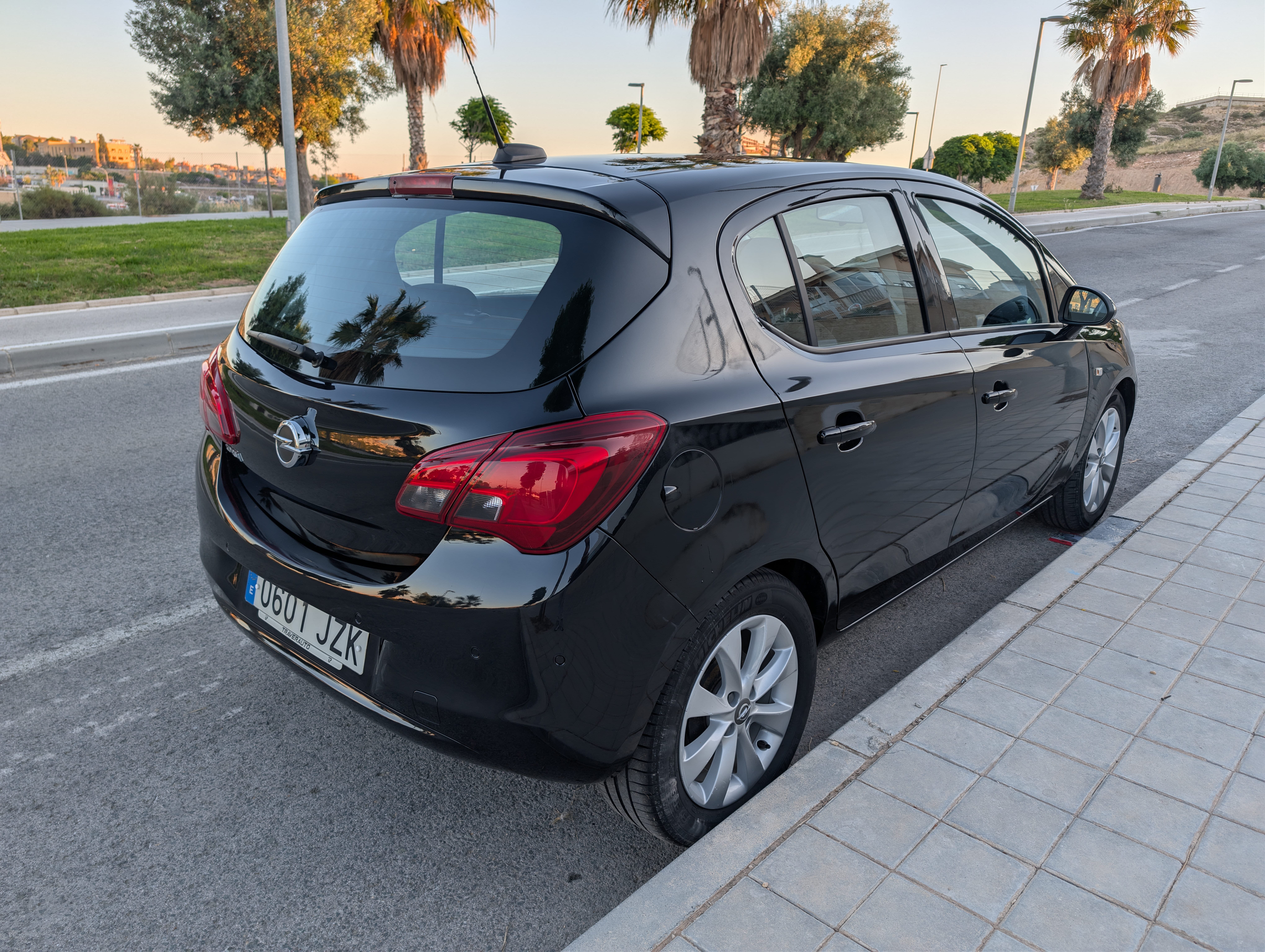 Opel Corsa-E met GPS